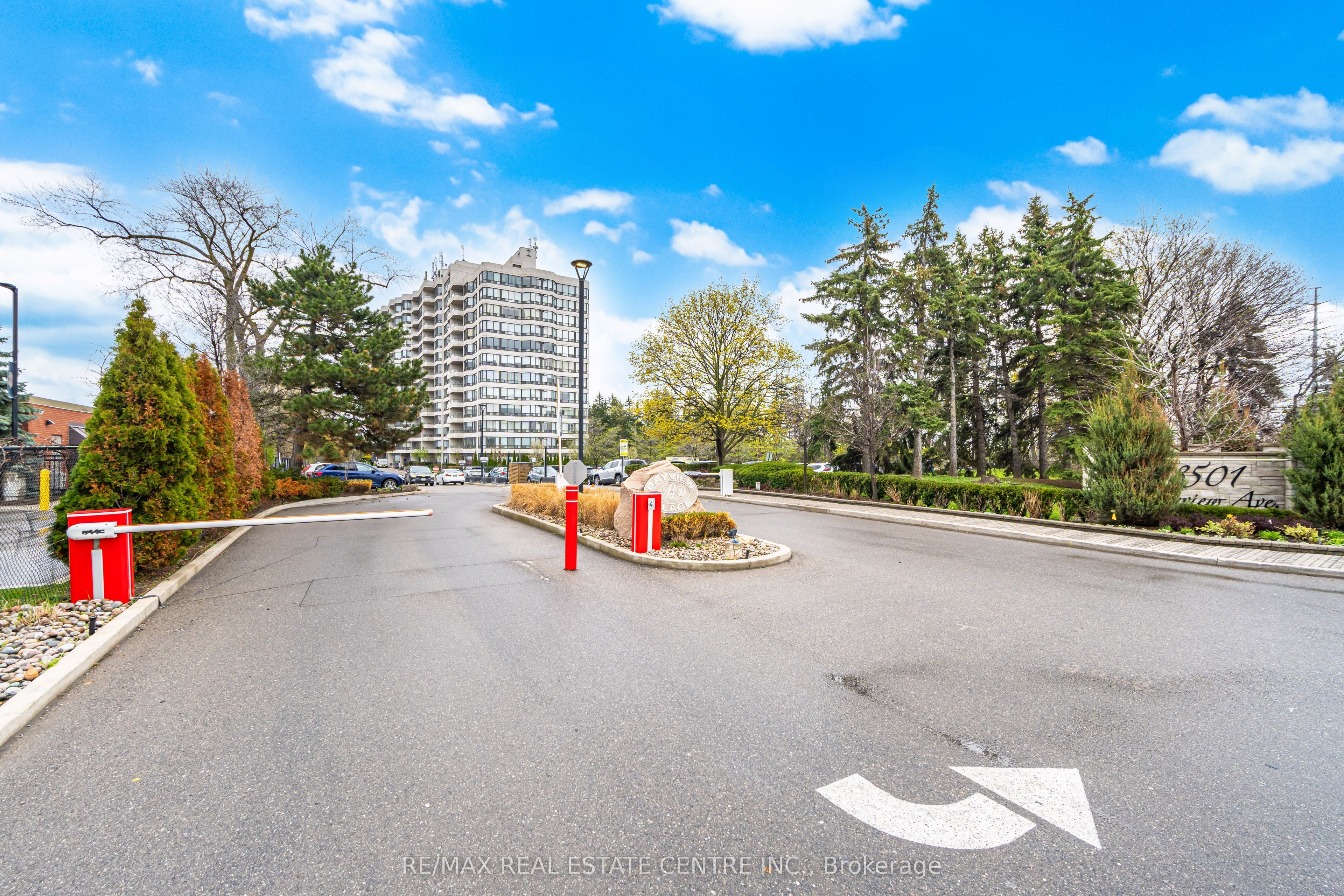 8501 Bayview Avenue 1414, Richmond Hill, ON L4B 3J7 photo 2
