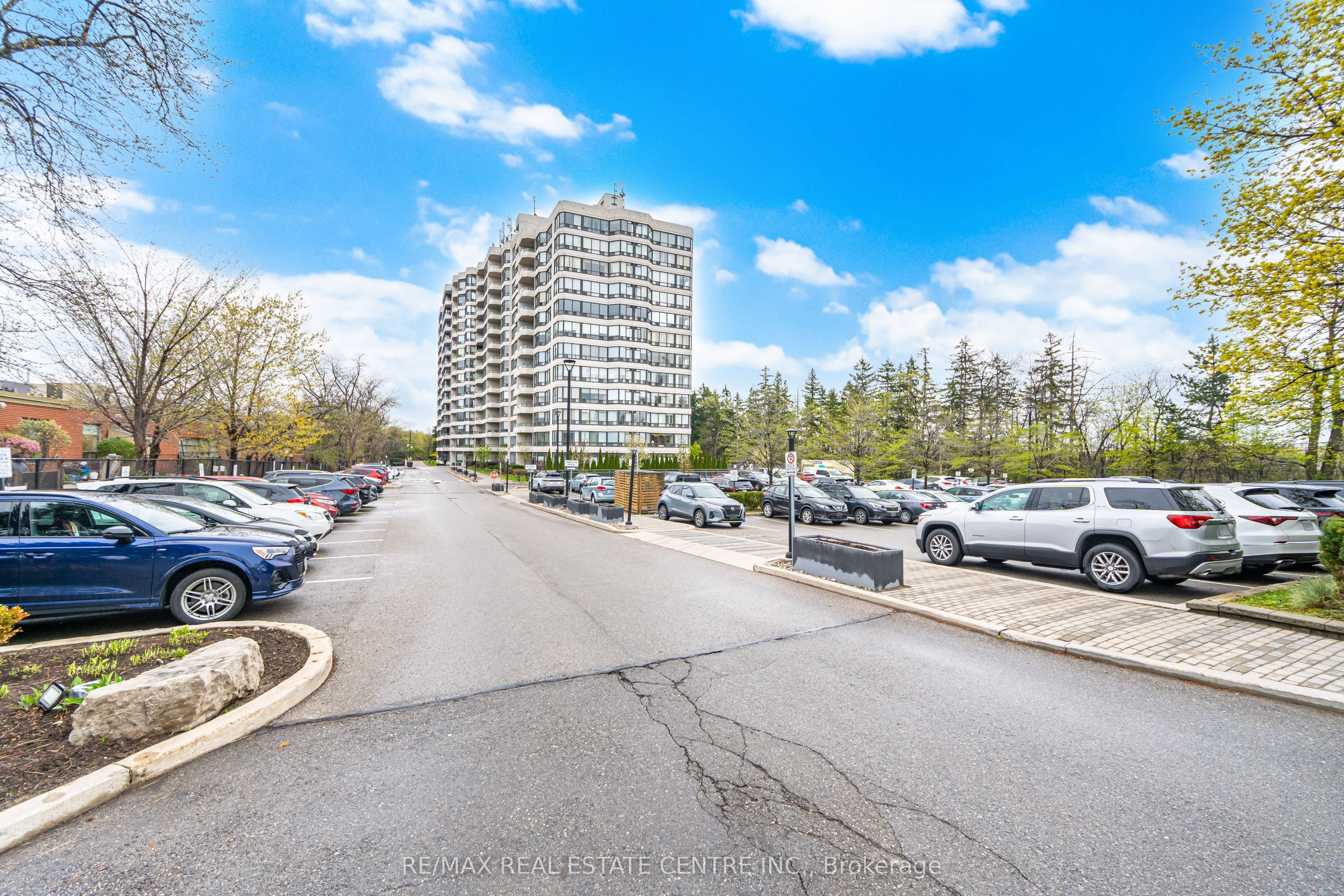 8501 Bayview Avenue 1414, Richmond Hill, ON L4B 3J7 photo 3