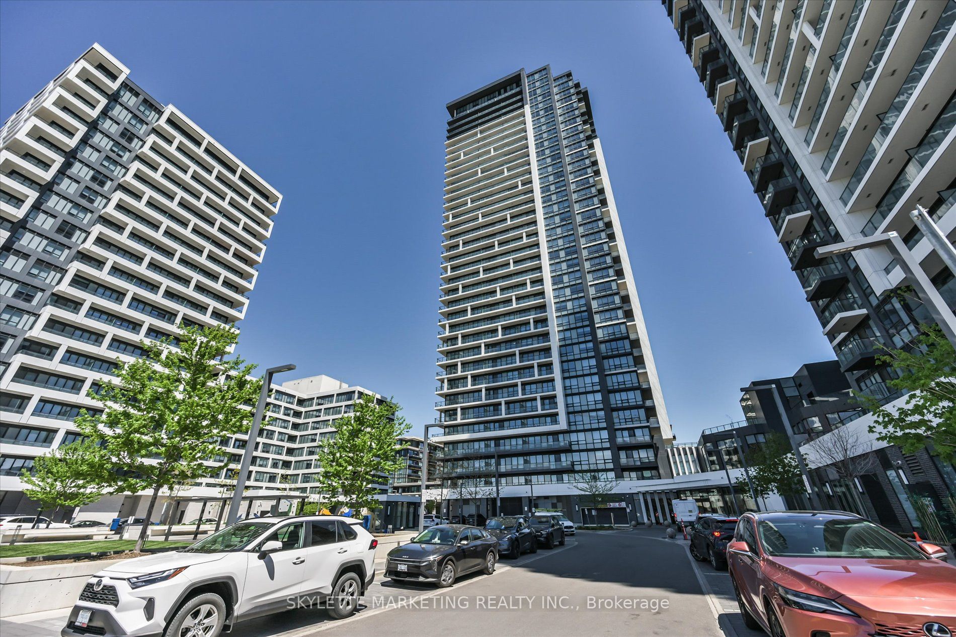 18 WATER WALK Drive PH02, Markham, ON L3R 6L5 photo 2