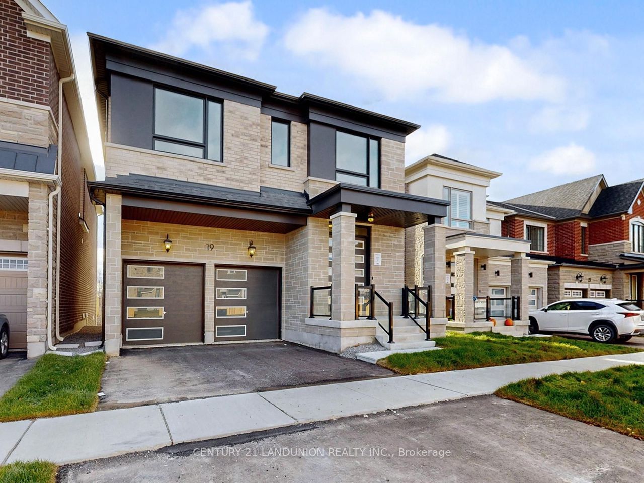 19 Spring Oak Crescent, Markham, ON L6C 1L2 photo 2