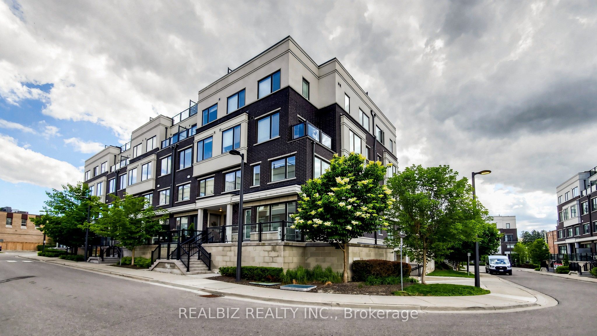 400 Alex Gardner Circle 77, Aurora, ON L4G 3G5 photo 2