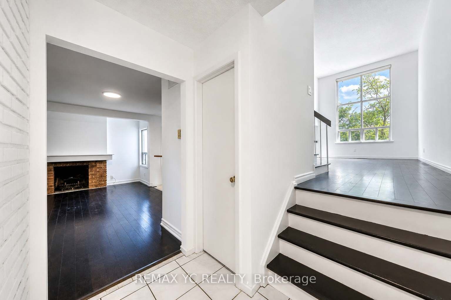 35 Kitsilano Crescent, Richmond Hill, ON L4C 5A4 photo 4