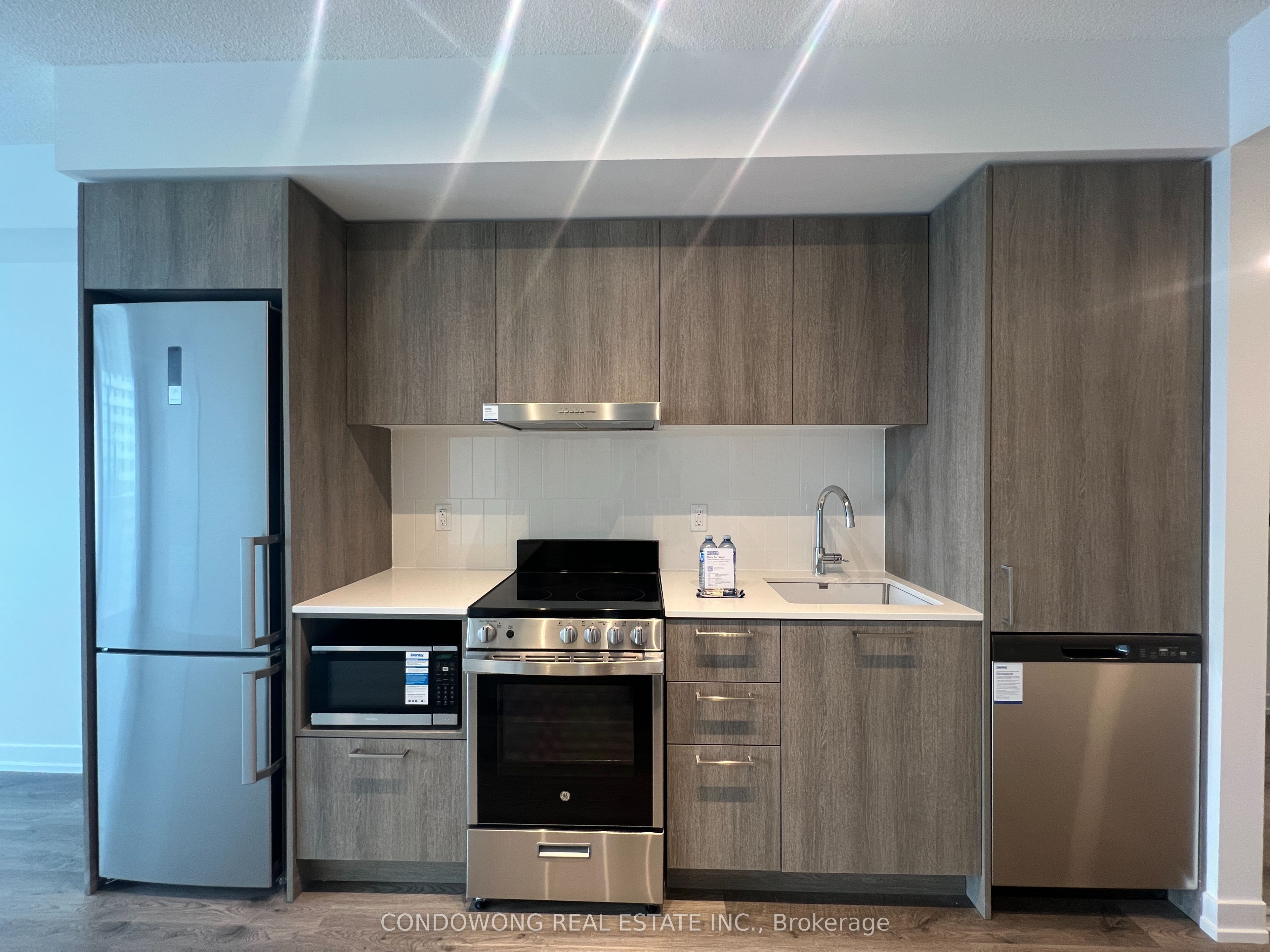195 Commerce Street 4001, Vaughan, ON L4K 0P9