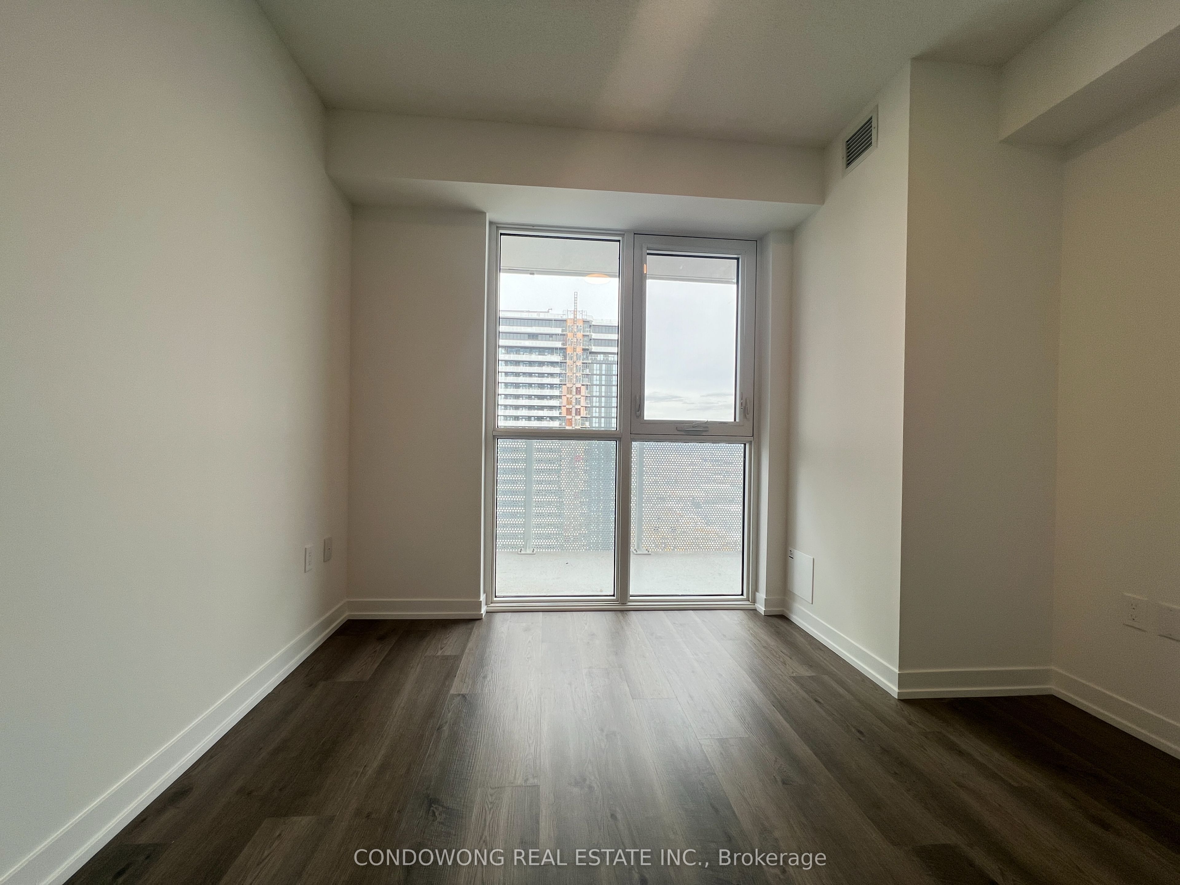 195 Commerce Street 4001, Vaughan, ON L4K 0P9 photo 3