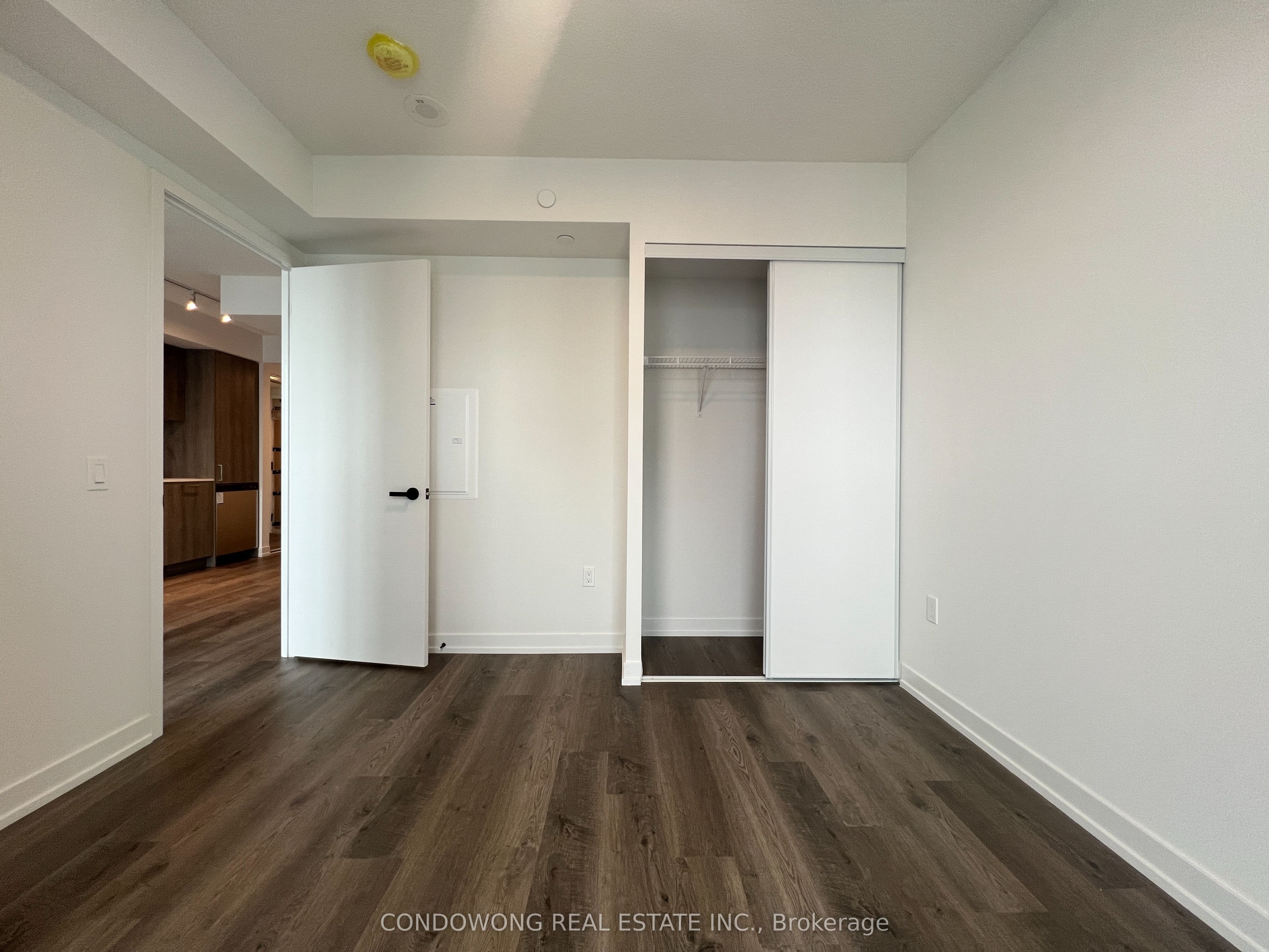195 Commerce Street 4001, Vaughan, ON L4K 0P9 photo 4