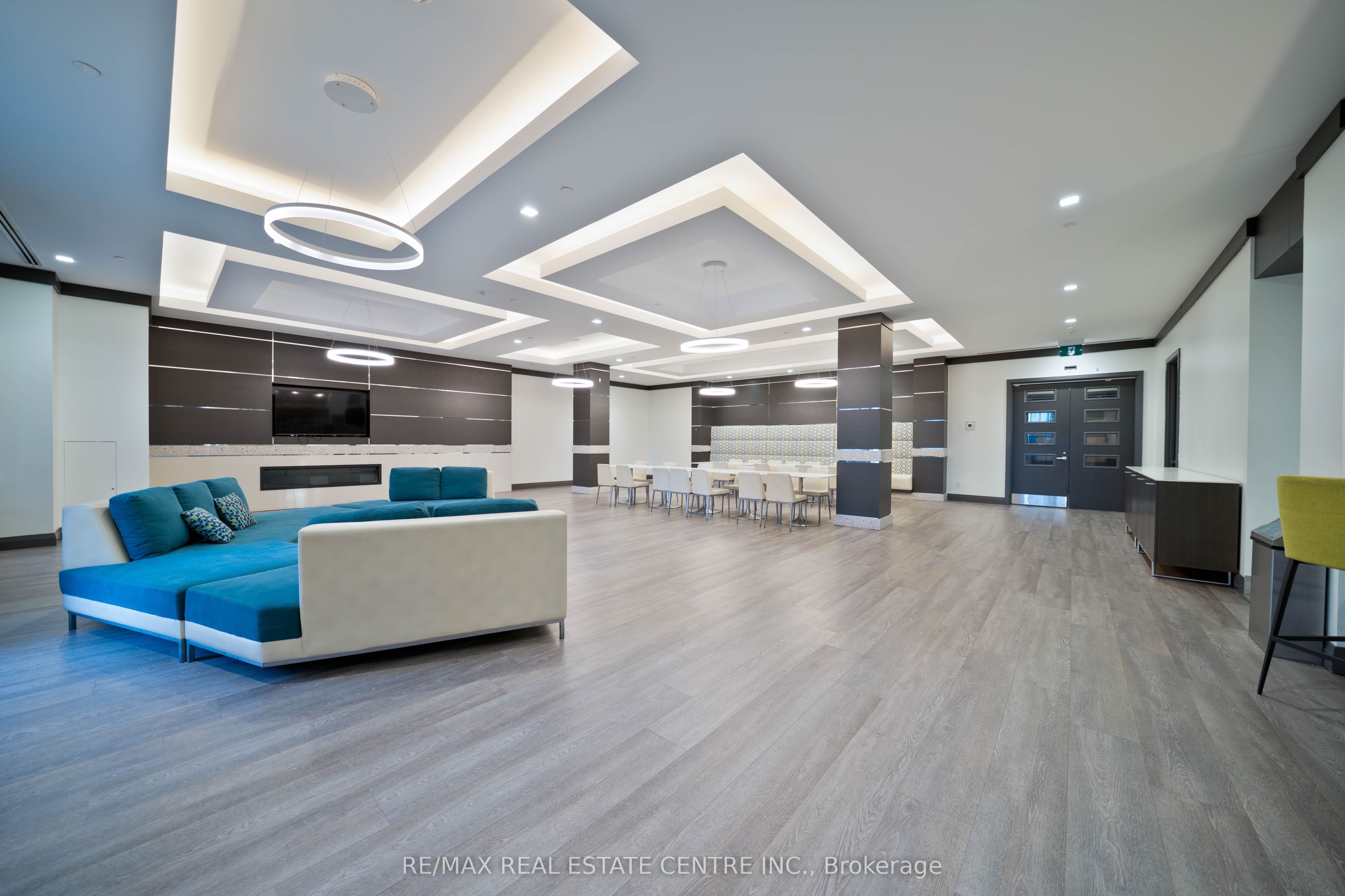 3600 Highway 7 1201, Vaughan, ON L4L 0G7 photo 3