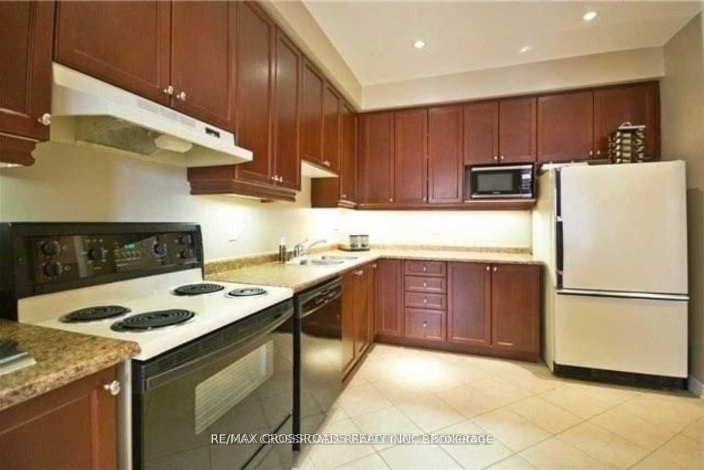 95 Thatcher Crescent, Newmarket, ON L9N 0B9 photo 4