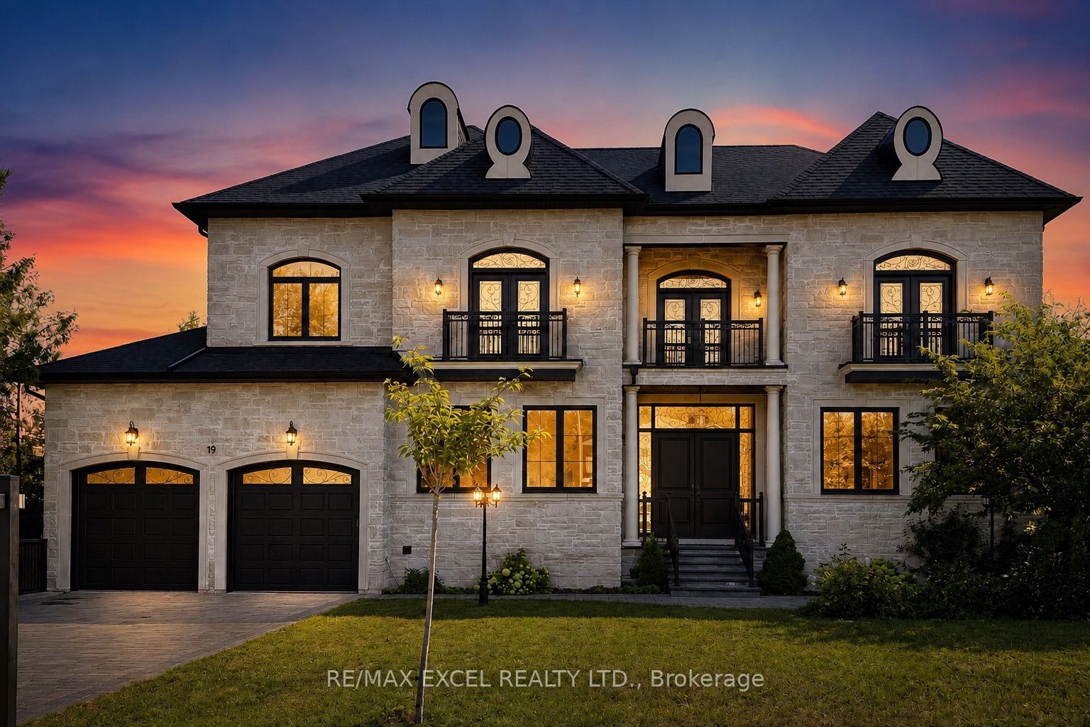 19 Blyth Street, Richmond Hill, ON L4E 2Y2 photo 3