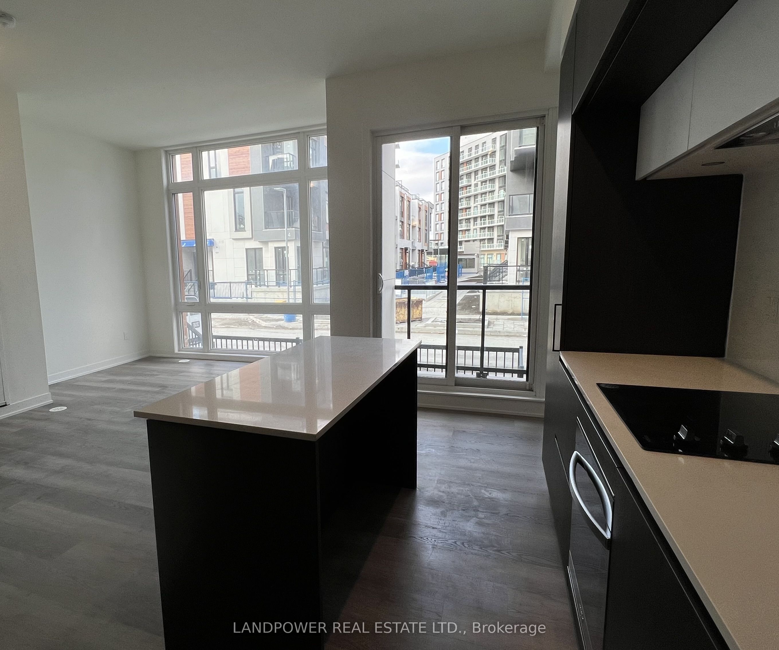15 David Eyer Road 1408, Richmond Hill, ON L4S 0N2 photo 4