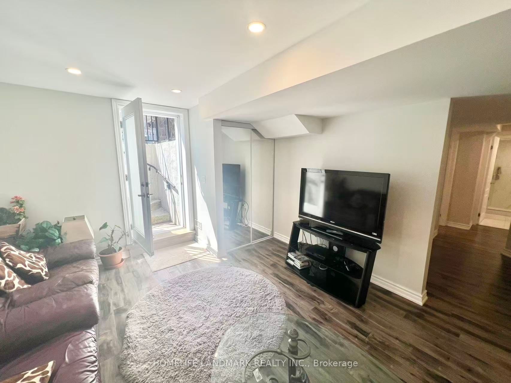 18 Fountain Court, Richmond Hill, ON L4S 2K4 photo 4