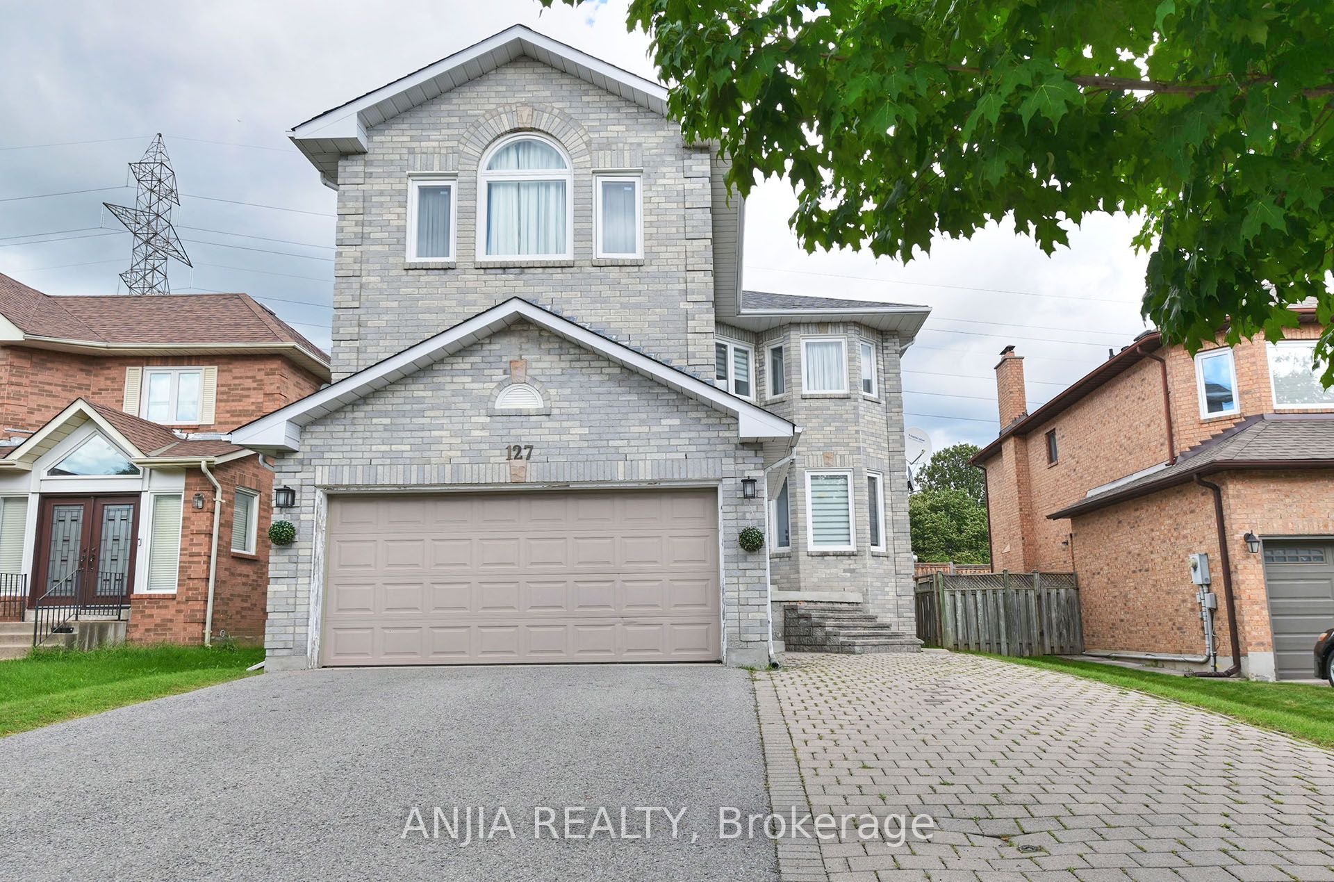 127 Tomlinson Circle, Markham, ON L3R 9K4 photo 2