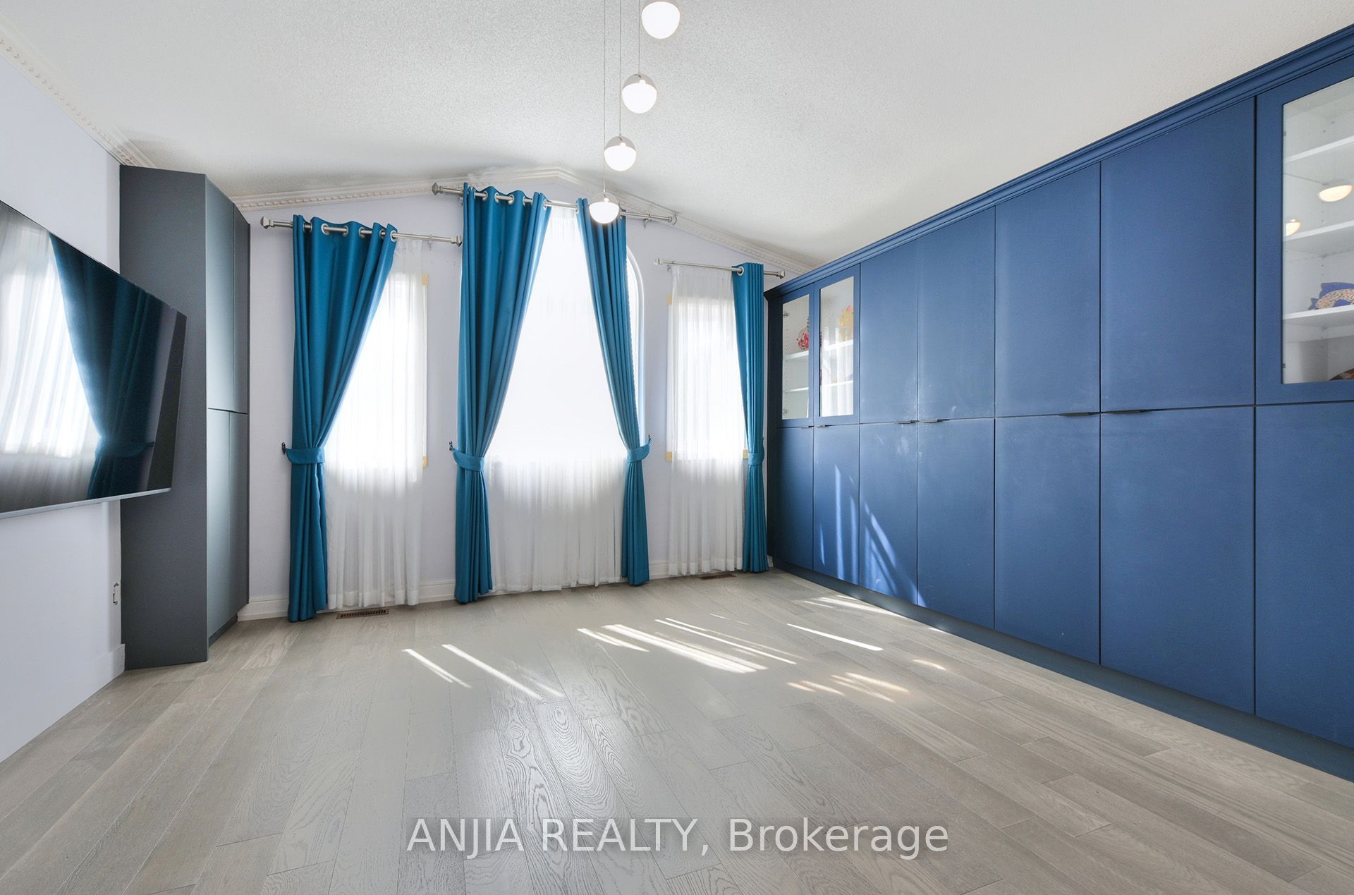 127 Tomlinson Circle, Markham, ON L3R 9K4 photo 3