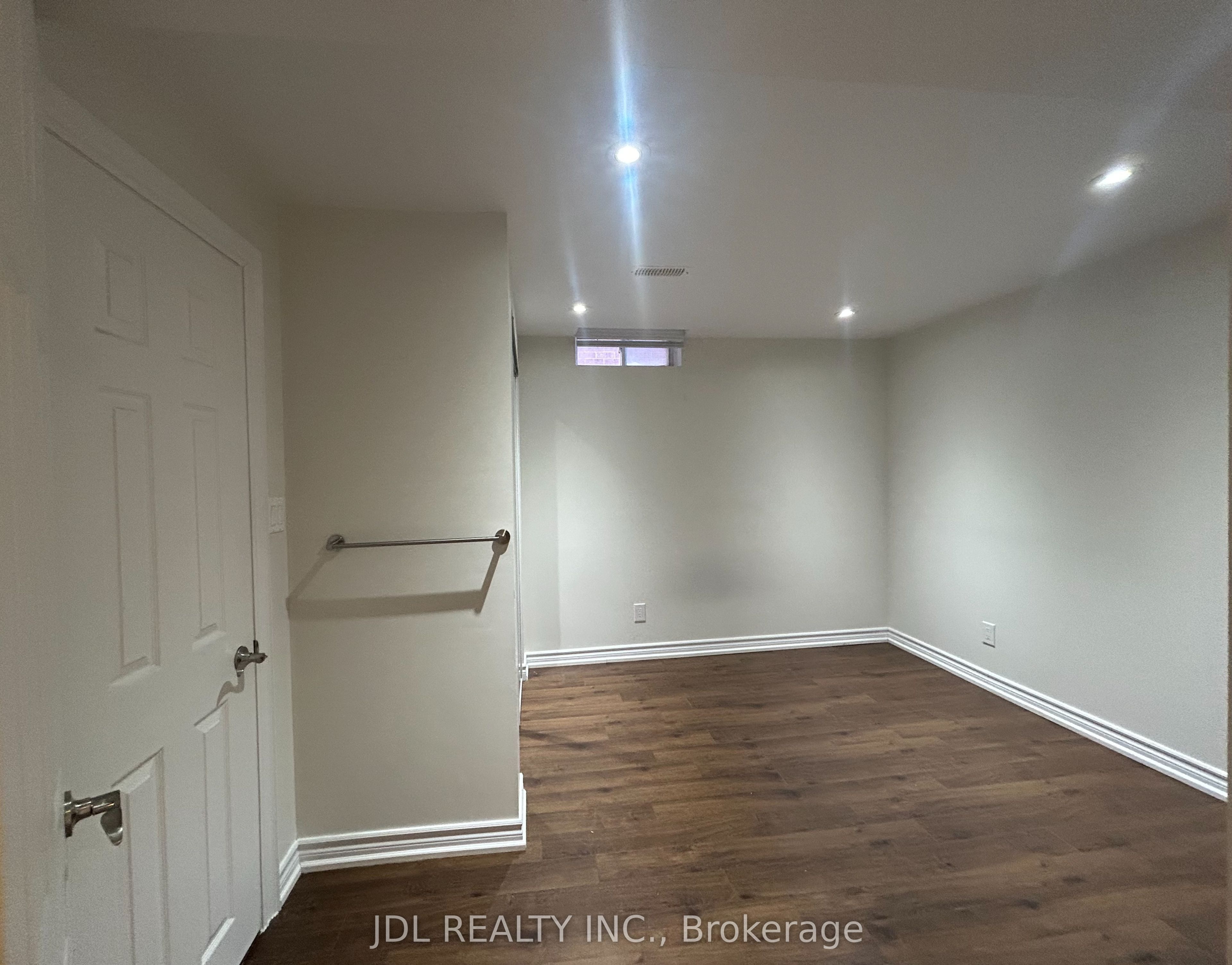 36 Bendamere Cres Crescent Entire Two-Bedroom Bsmt, Markham, ON L3P 6Y1 photo 5