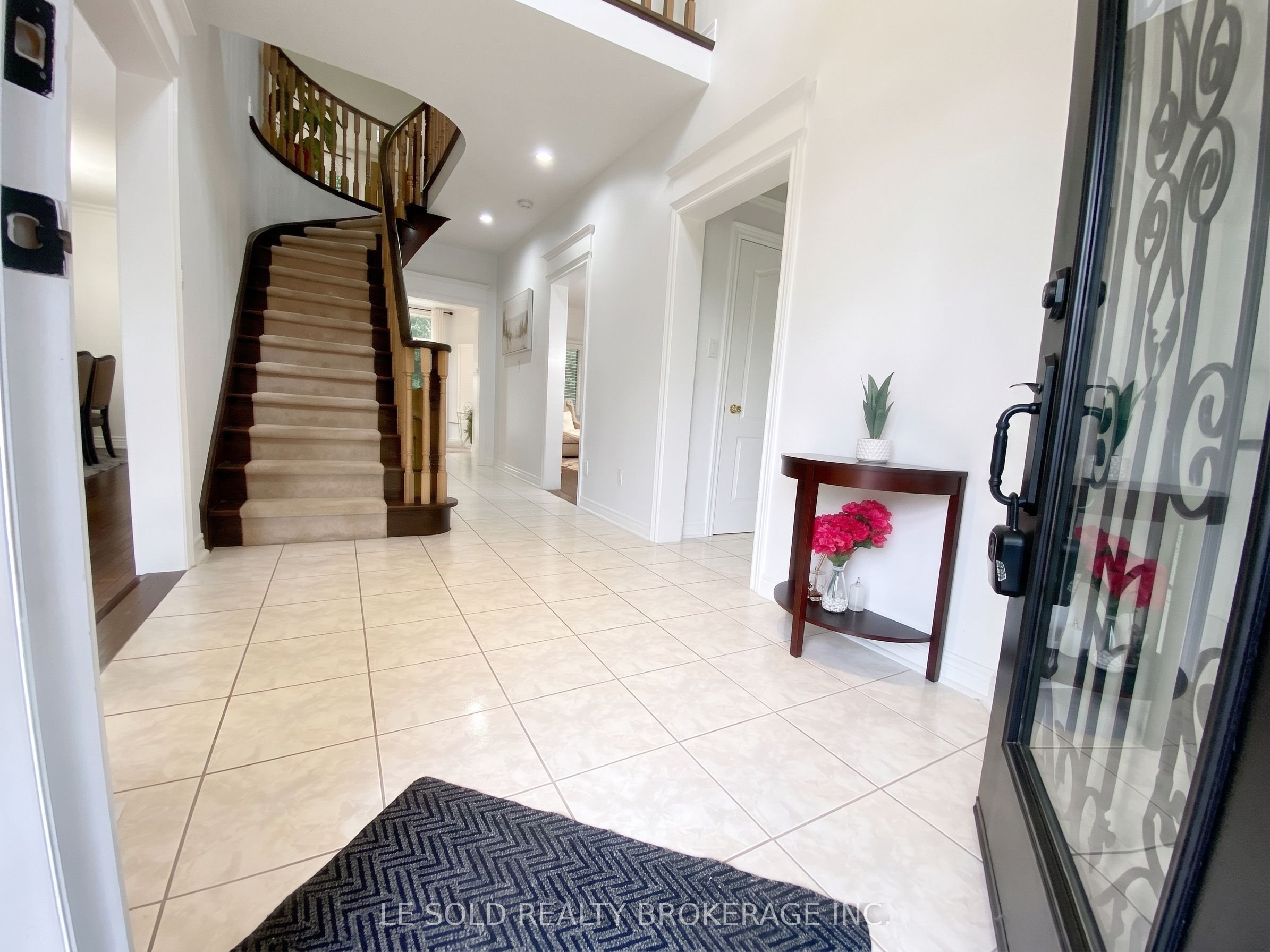 76 Larratt Lane, Richmond Hill, ON L4C 0E2 photo 2