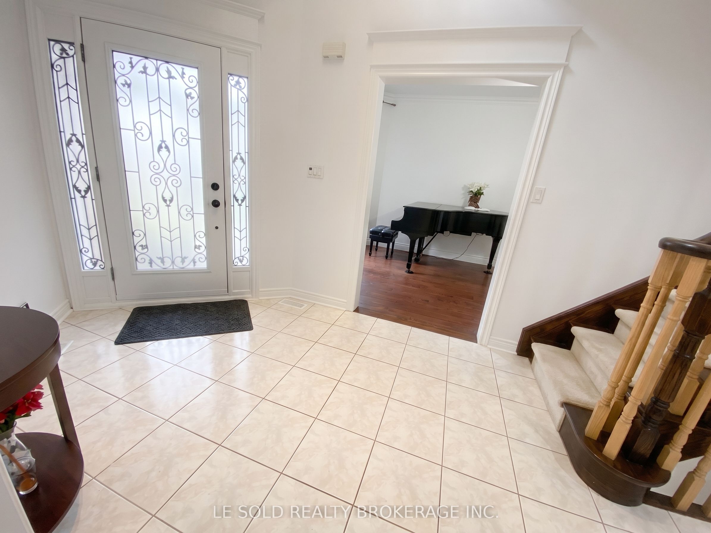 76 Larratt Lane, Richmond Hill, ON L4C 0E2 photo 3