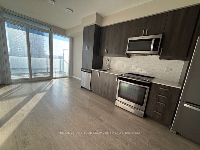7895 Jane Street 1810, Vaughan, ON L4K 0K2 photo 5