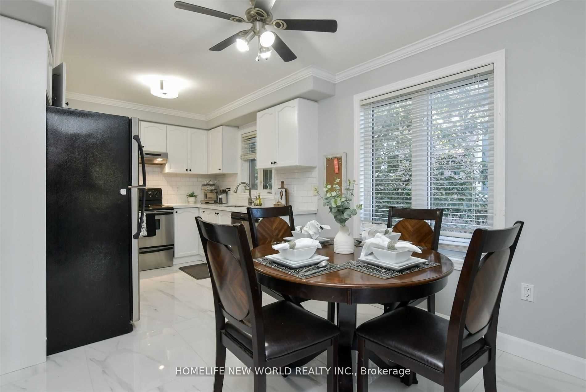 32 Smith Street, Bradford West Gwillimbury, ON L3Z 3C9 photo 3