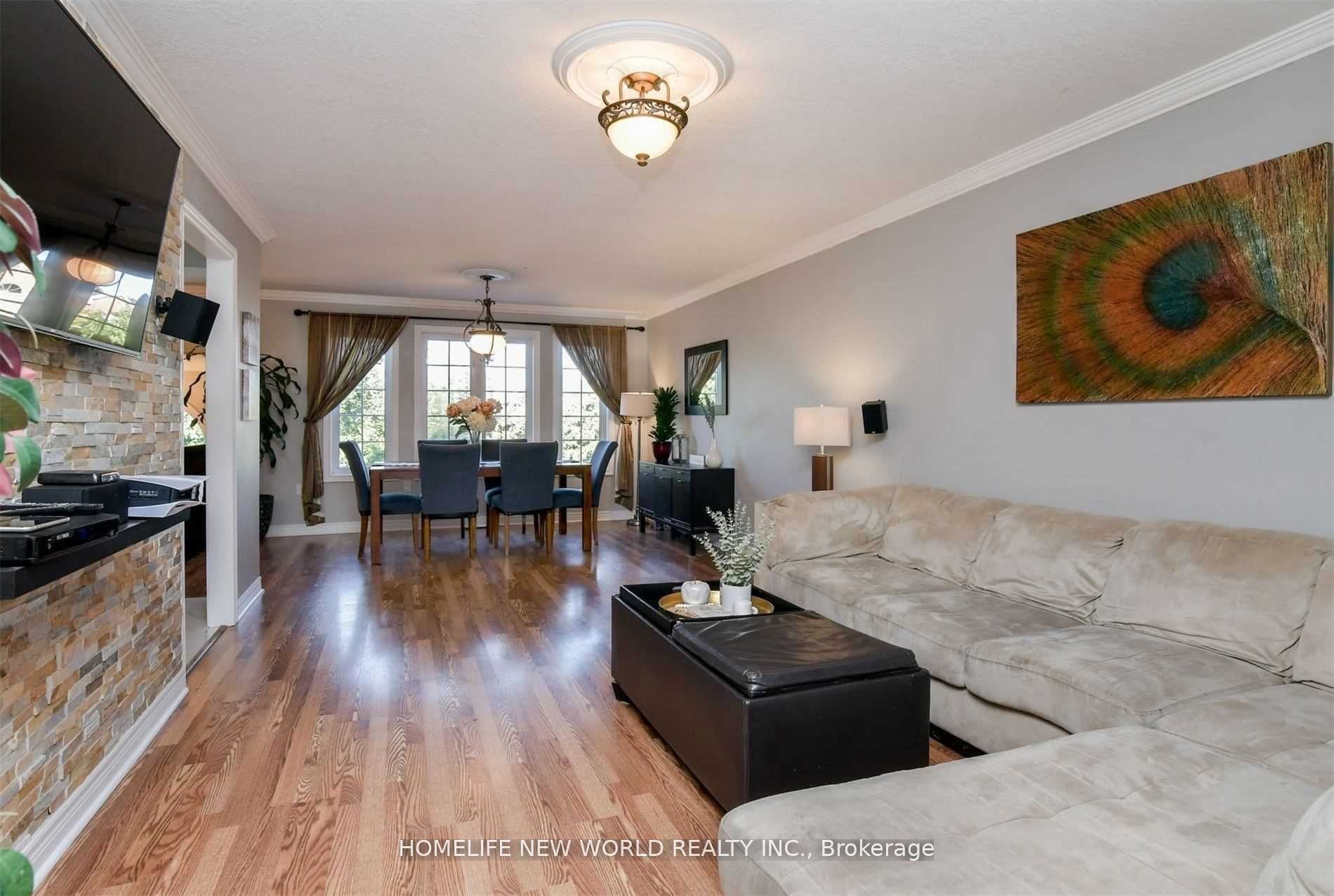 32 Smith Street, Bradford West Gwillimbury, ON L3Z 3C9 photo 4