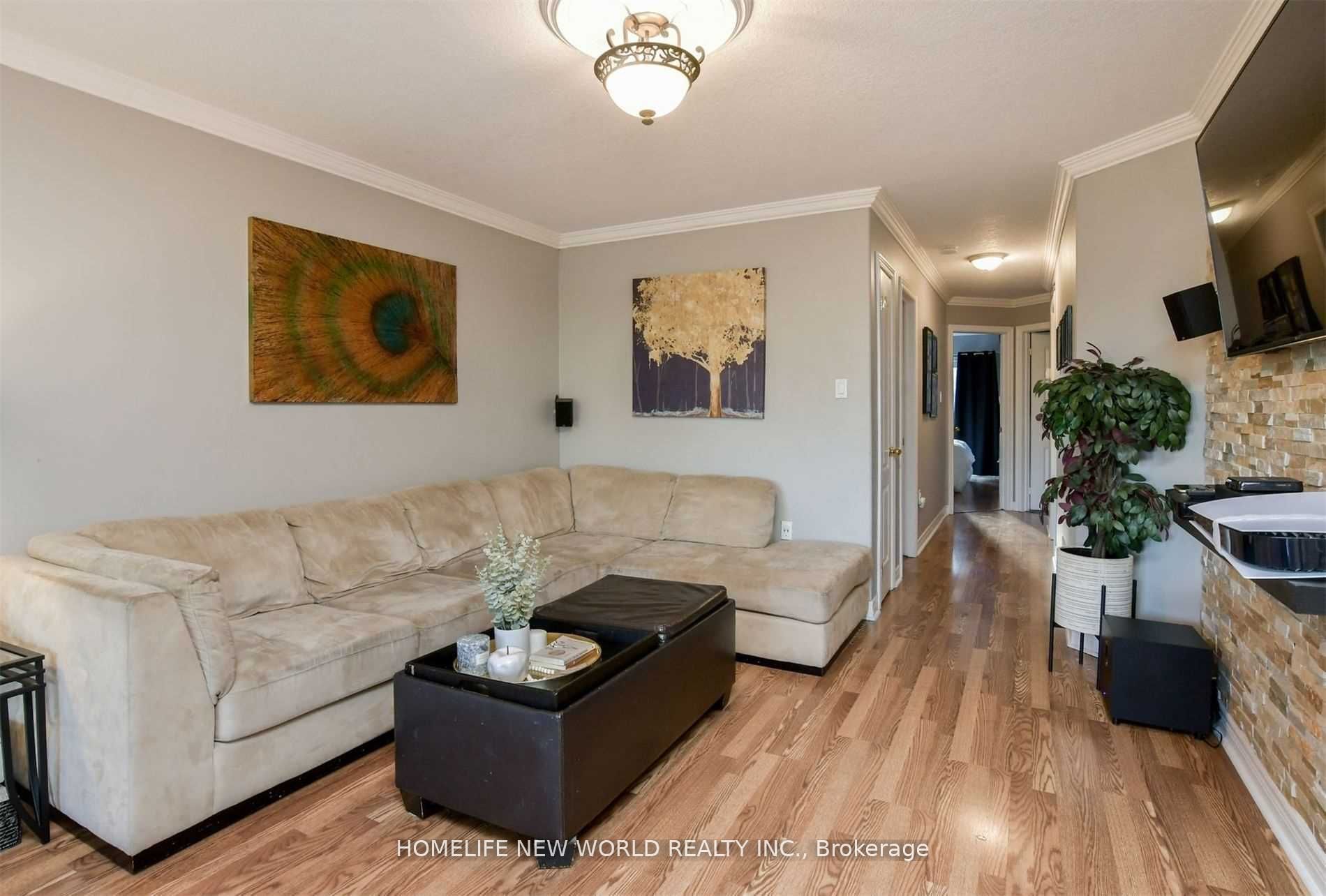 32 Smith Street, Bradford West Gwillimbury, ON L3Z 3C9 photo 5
