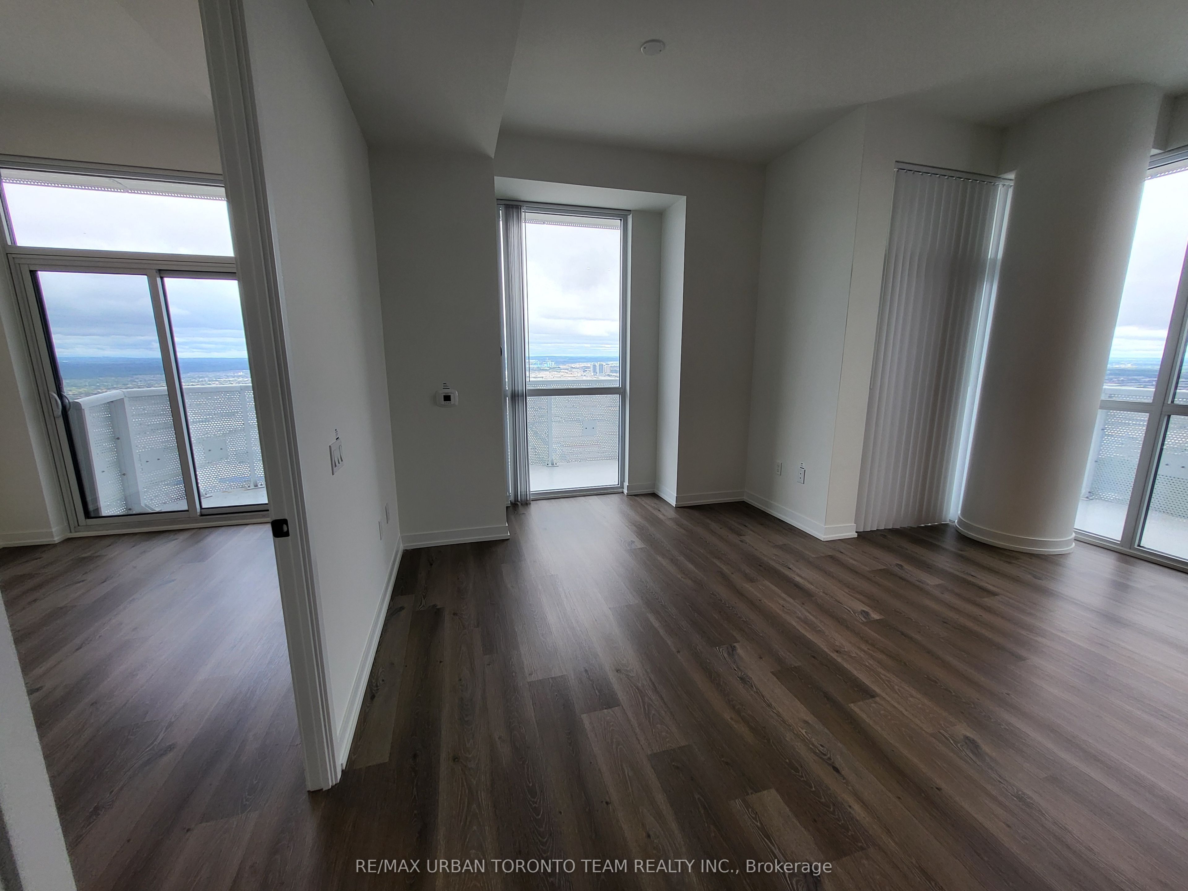 225 Commerce Street 6512, Vaughan, ON L4K 0R1 photo 4