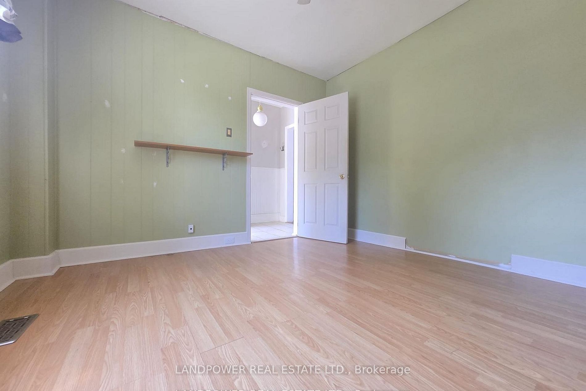 451 Ontario Street S Main Floor, Newmarket, ON L3Y 2K6 photo 4