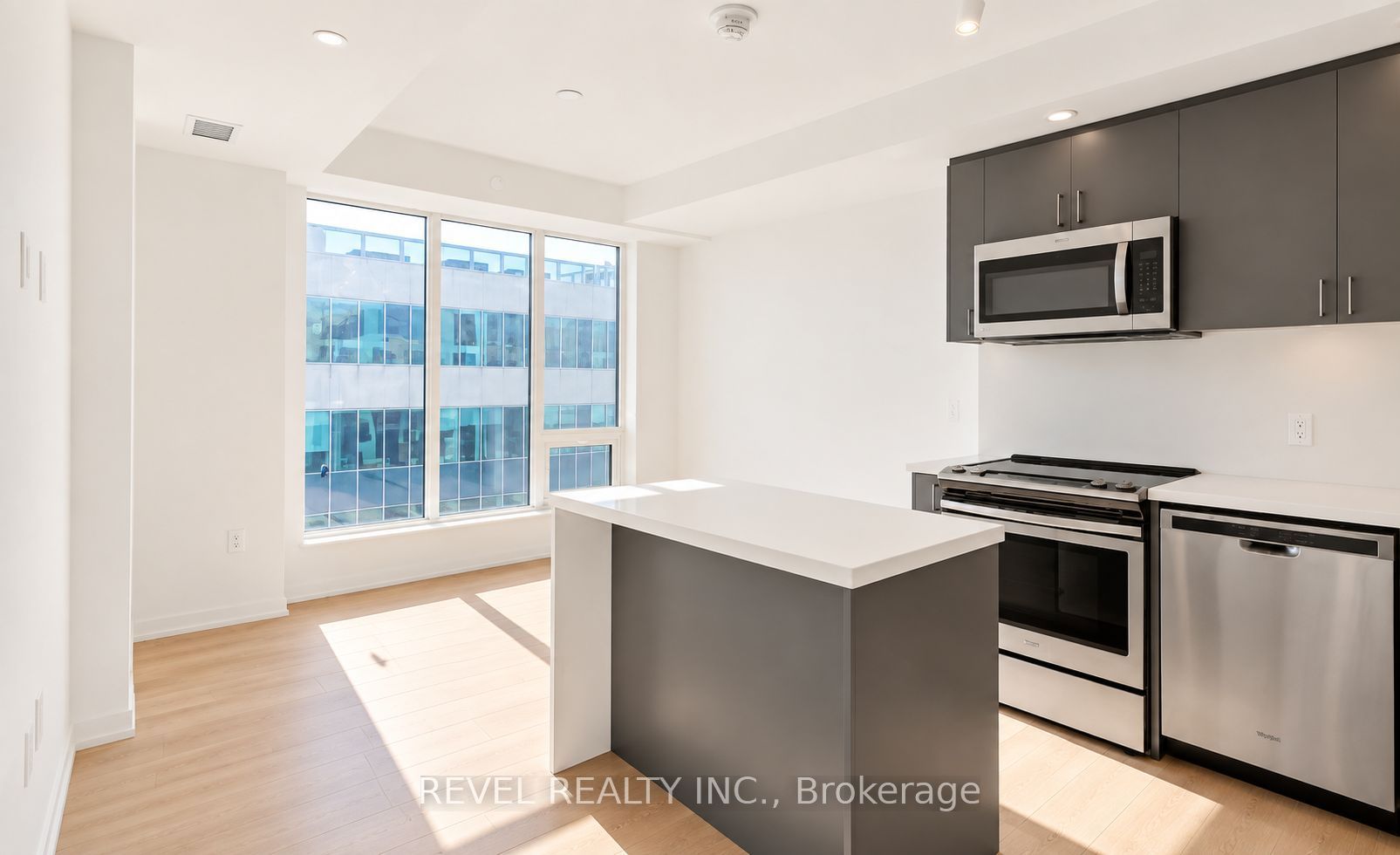 8868 Yonge Street 219E, Richmond Hill, ON L4C 0T4 photo 3