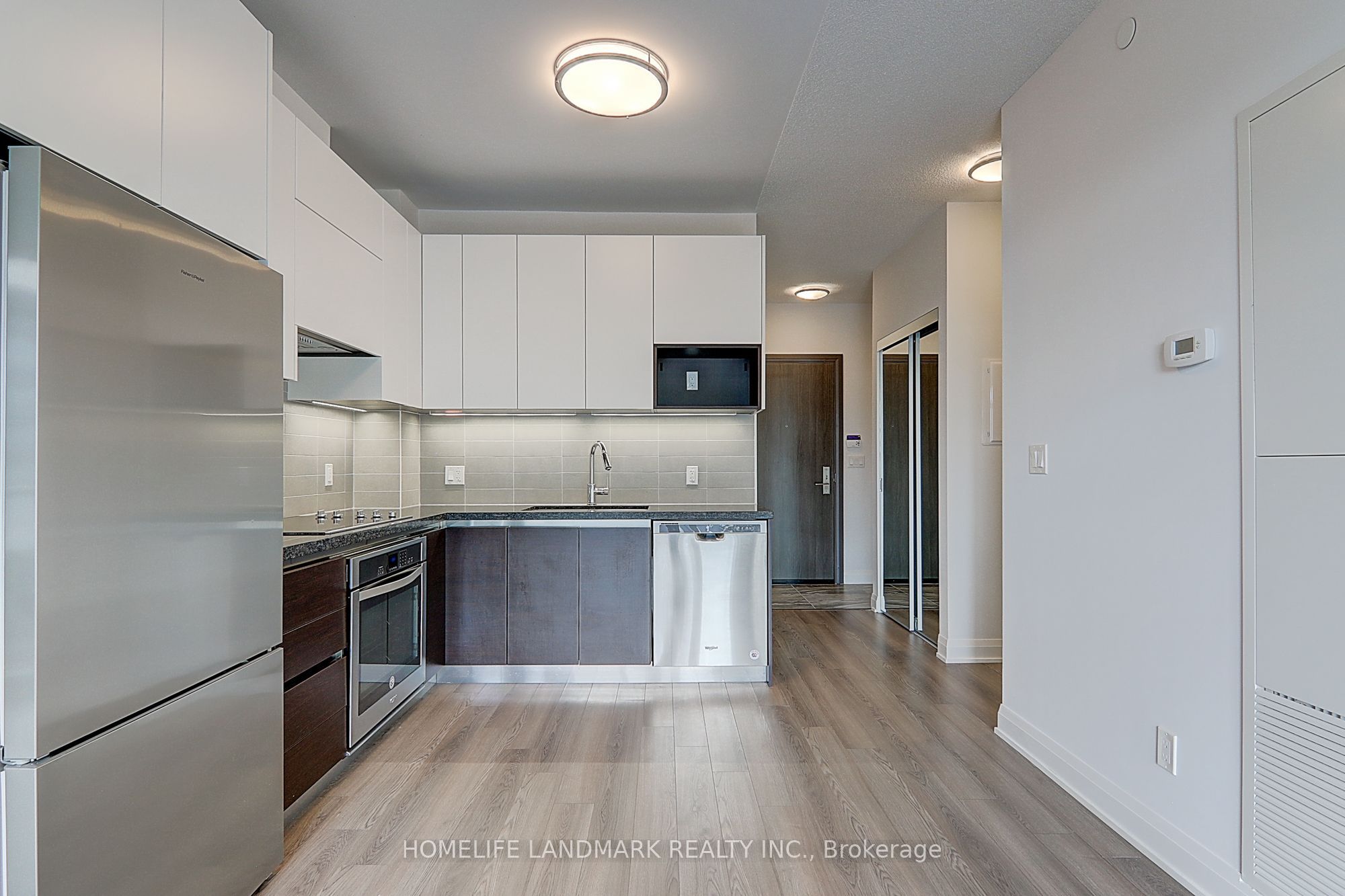 25 Water Walk Drive 506, Markham, ON L6G 0G3 photo 5