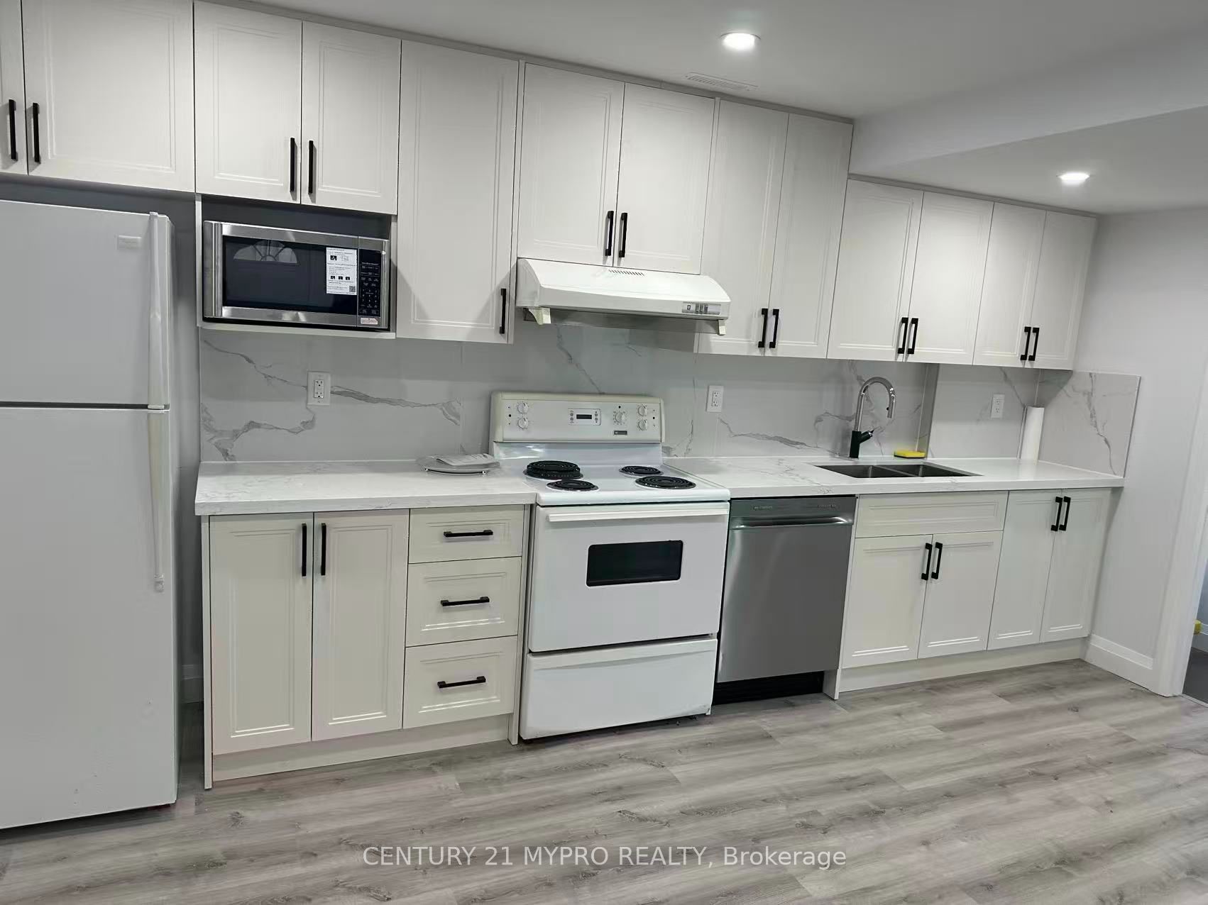5 Chant Crescent Lower, Markham, ON L3R 1Y7