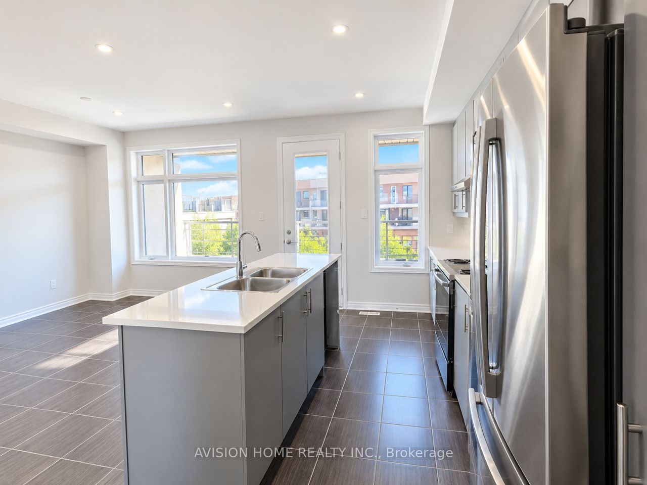 101 Mumbai Drive, Markham, ON L3S 0G3 photo 3