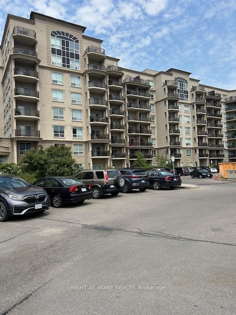 2 Maison Parc Court 403, Vaughan, ON L4J 9K4 photo 2