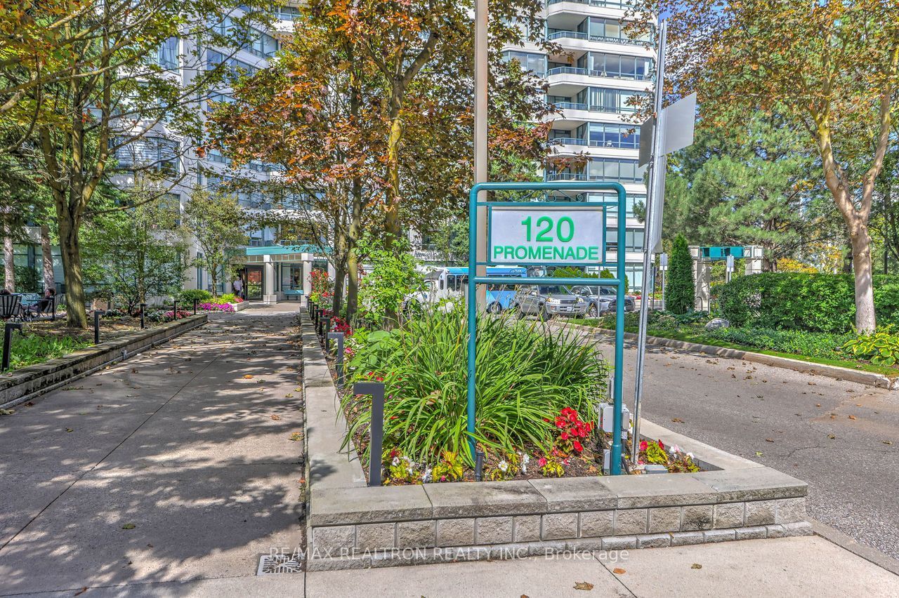 120 Promenade Circle 614, Vaughan, ON L4J 7W9 photo 4