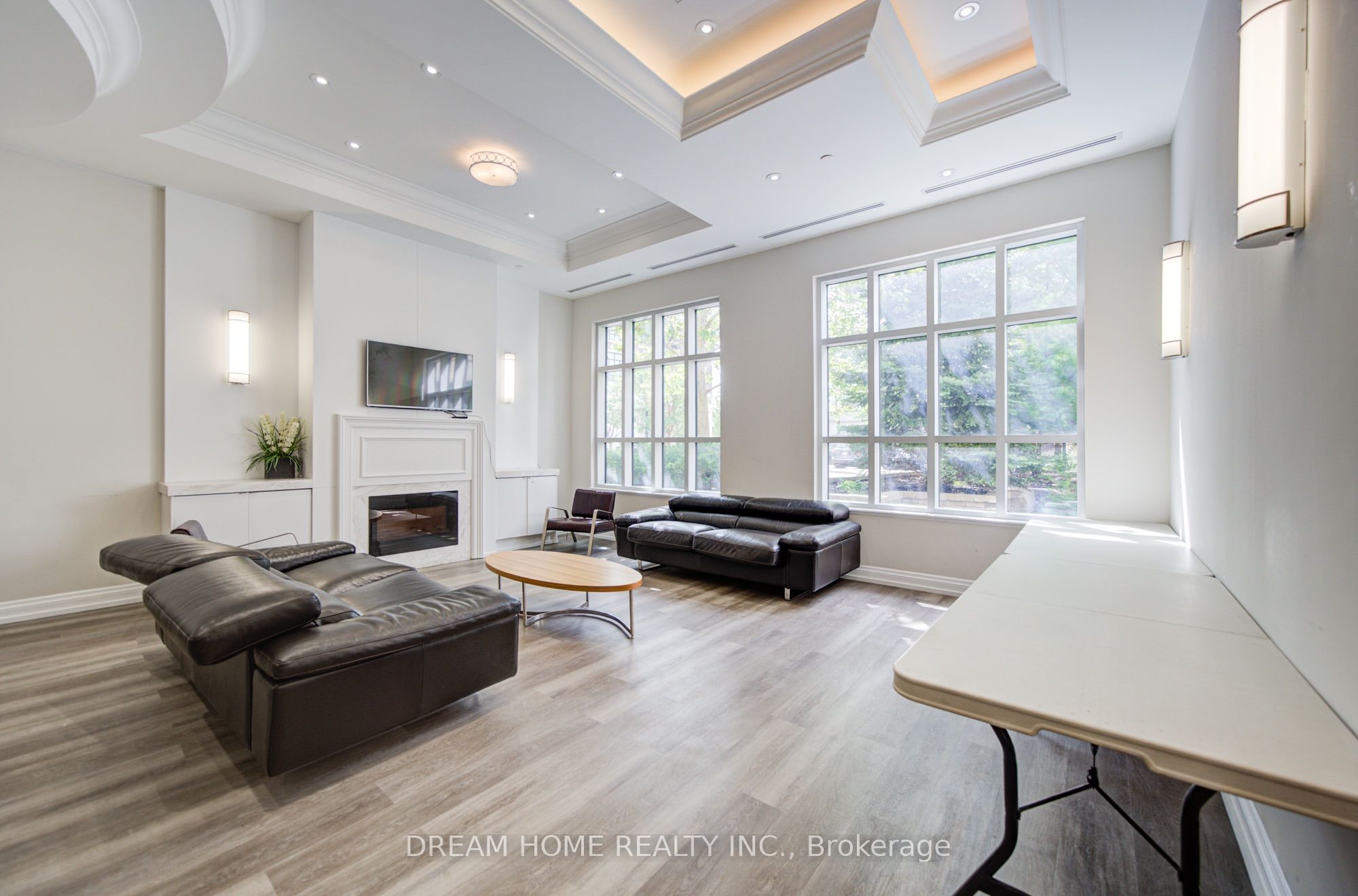2396 Major Mackenzie Drive 322, Vaughan, ON L6A 4Y1 photo 2