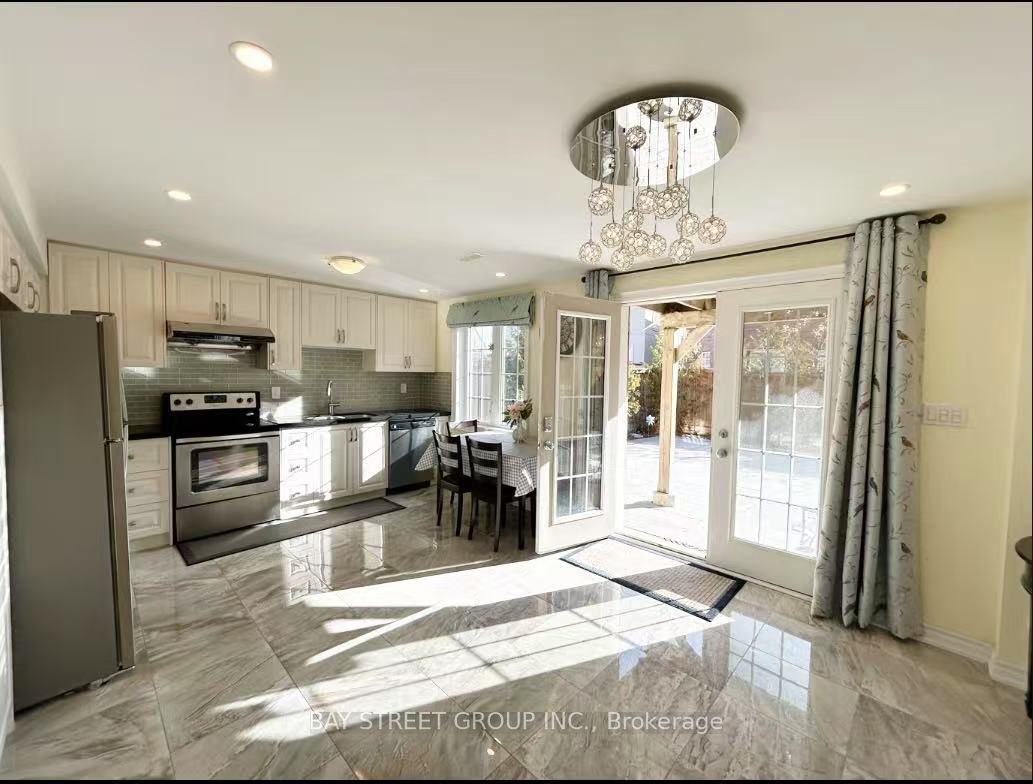 37 Heintzman Crescent, Vaughan, ON L6A 4T8 photo 3