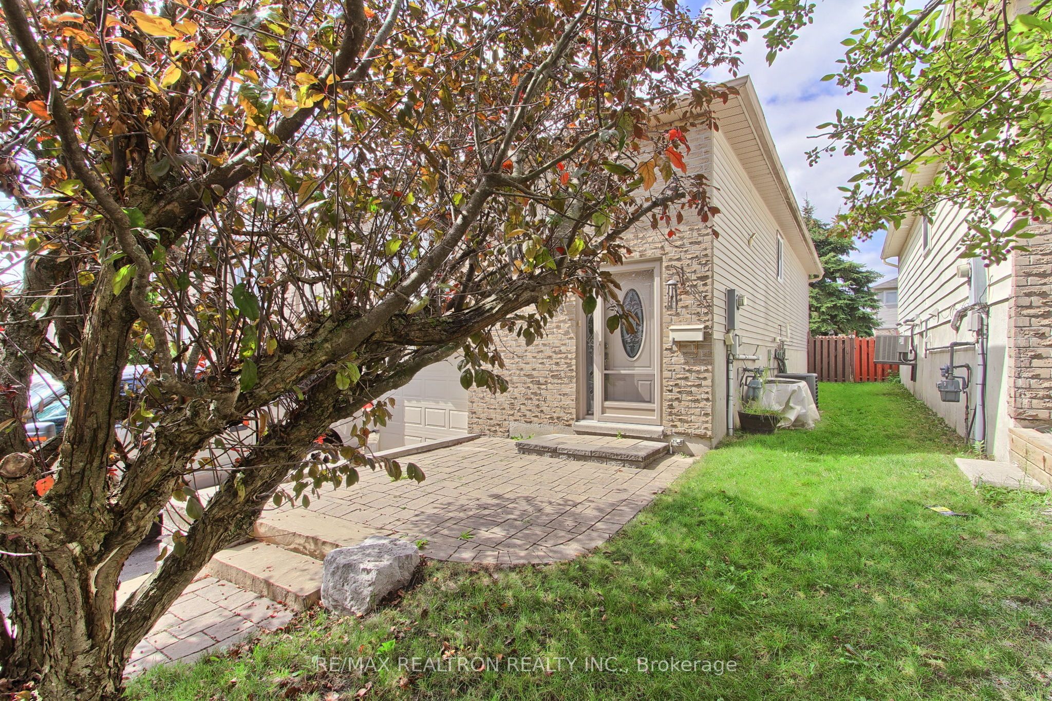 28 Longview Drive, Bradford West Gwillimbury, ON L3Z 2H2 photo 3
