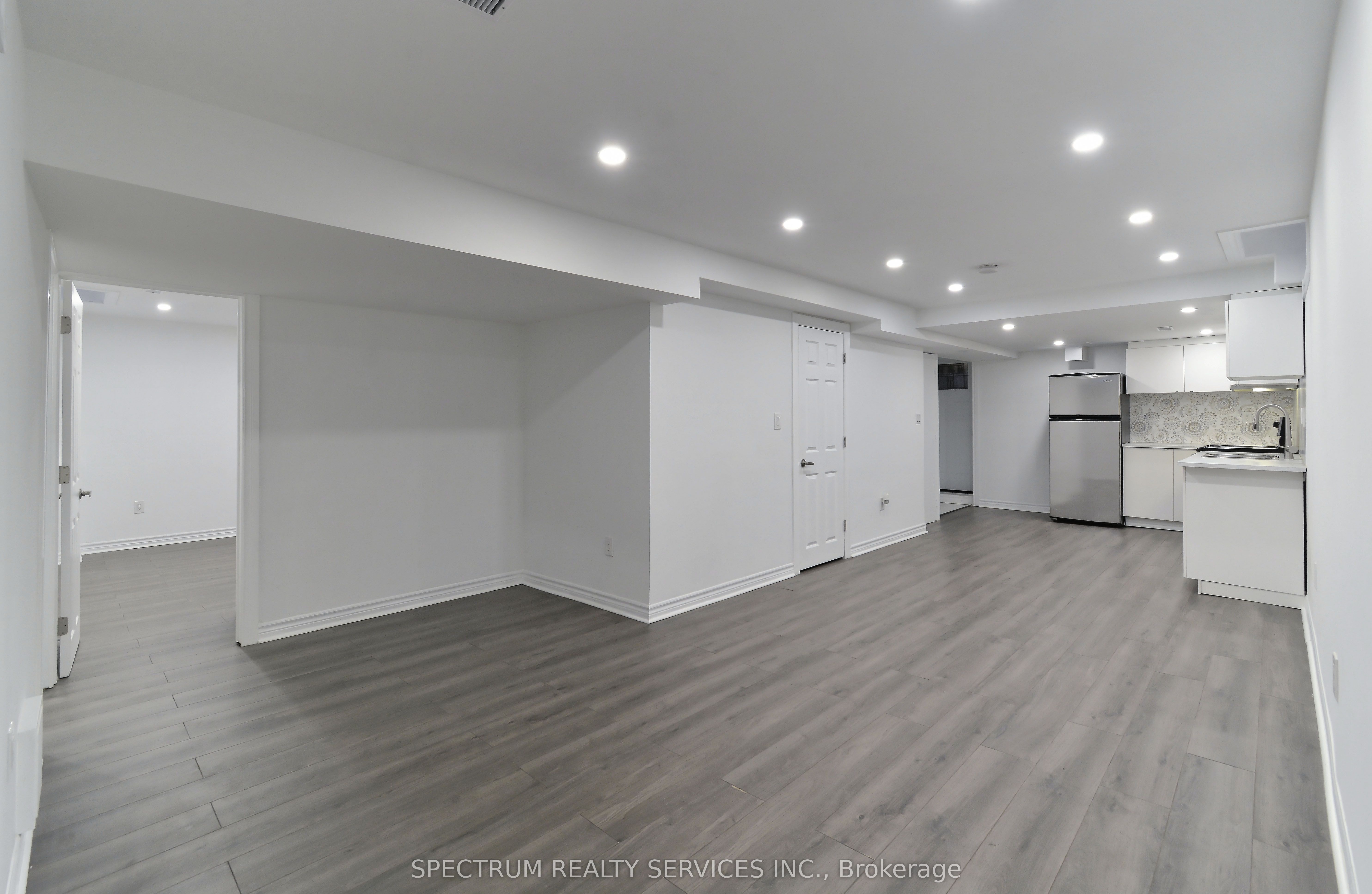 22 Lanterna Crescent Bsmt, Vaughan, ON L4H 1B8 photo 4