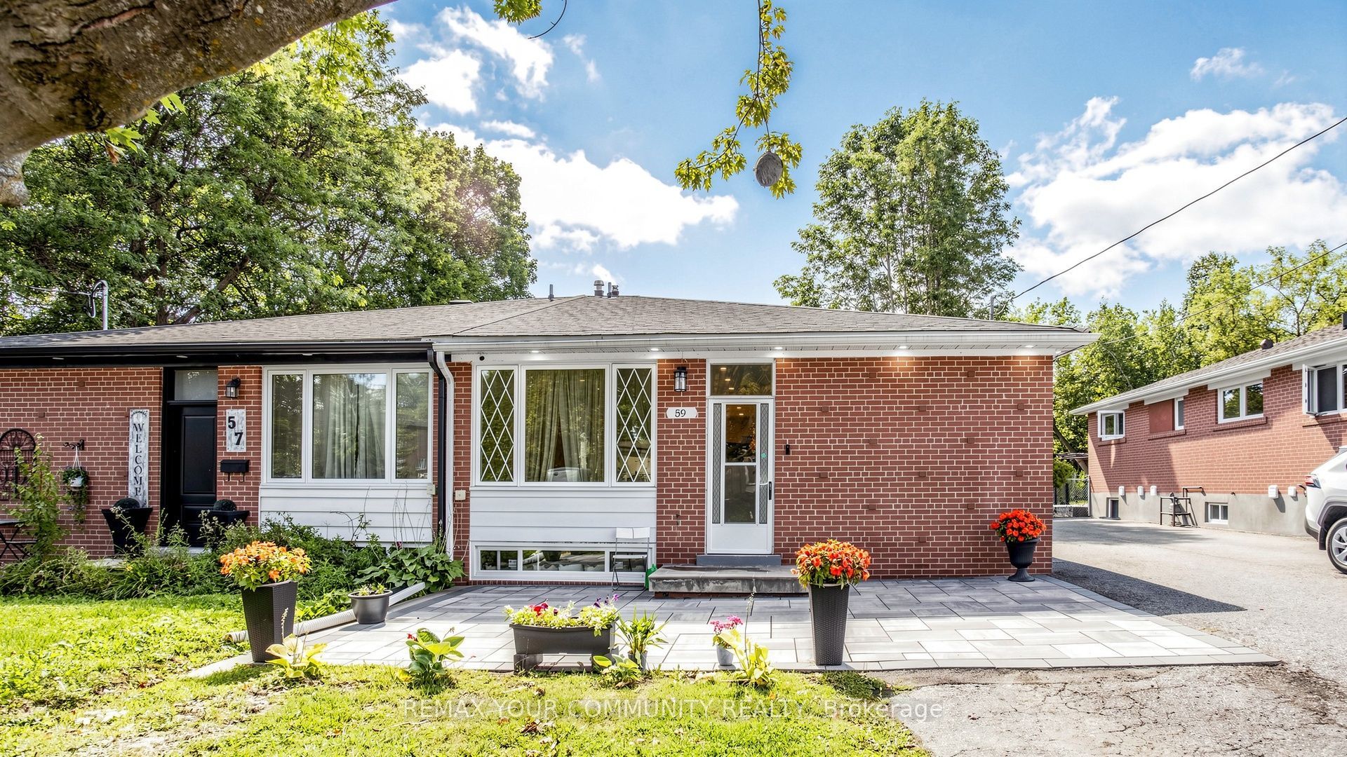 59 Davis Road, Aurora, ON L4G 2B4