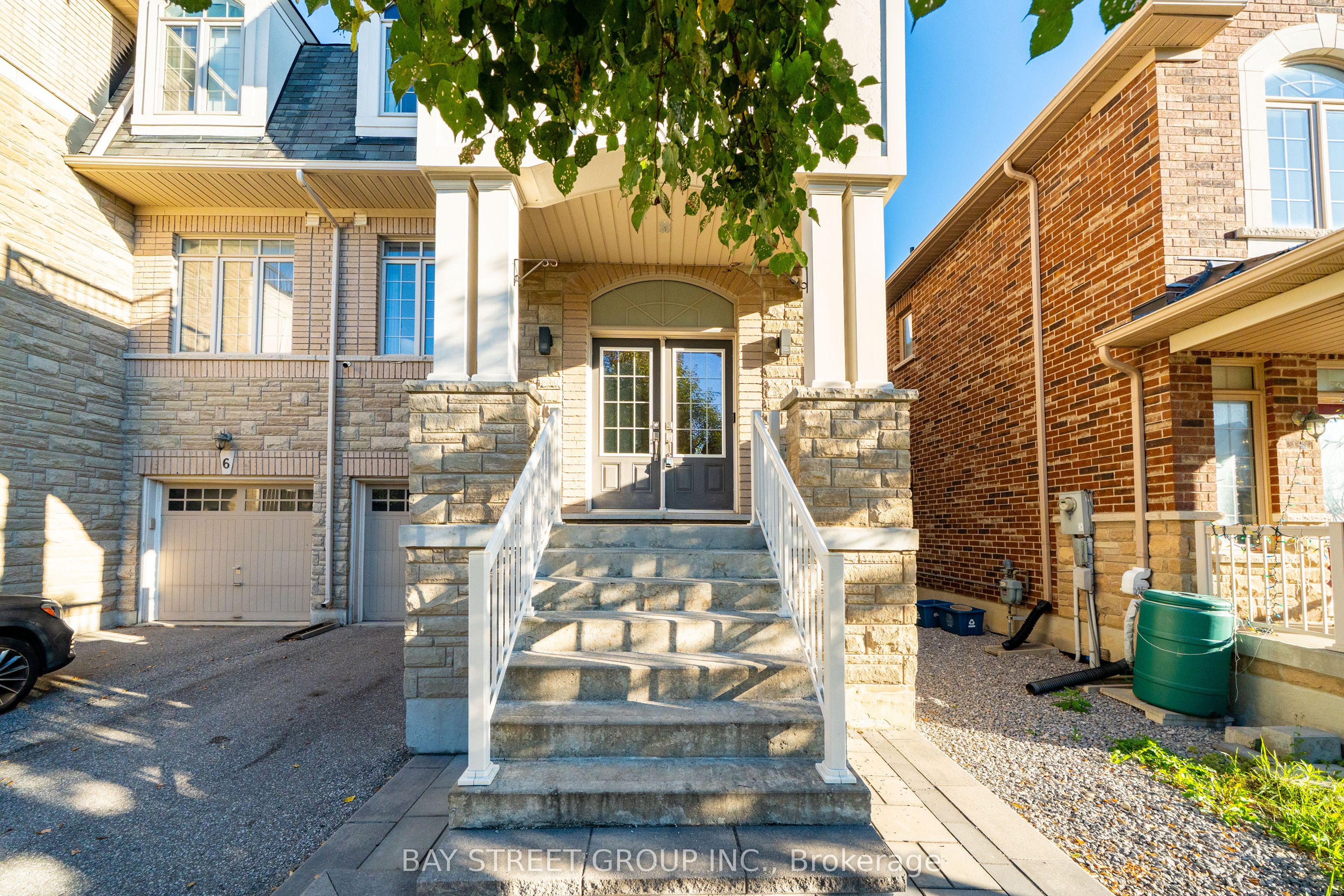 8 Zeng Cheng Drive, Markham, ON L6C 0T7 photo 3