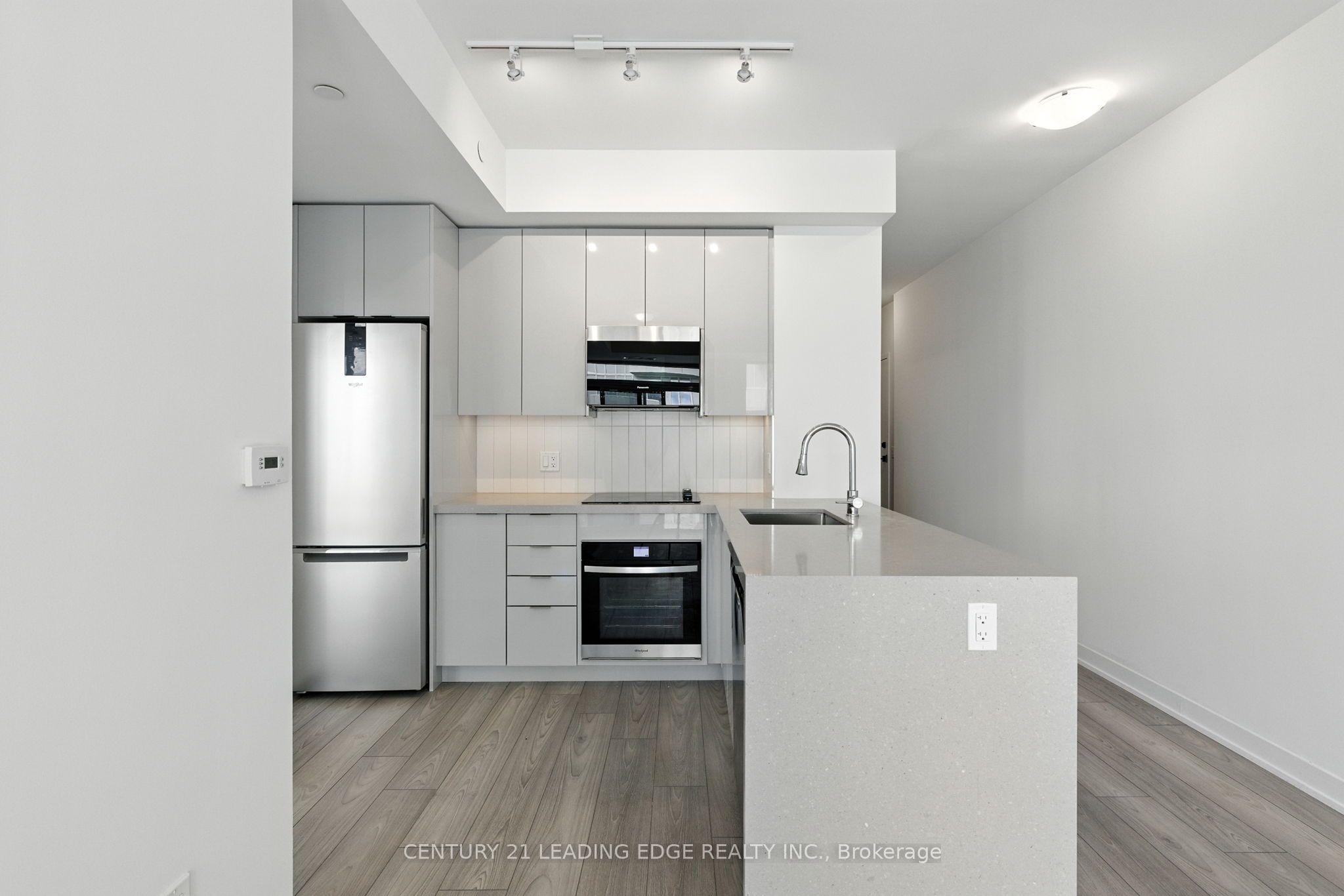 10 ABEJA Street 1918, Vaughan, ON L4K 0R4 photo 2