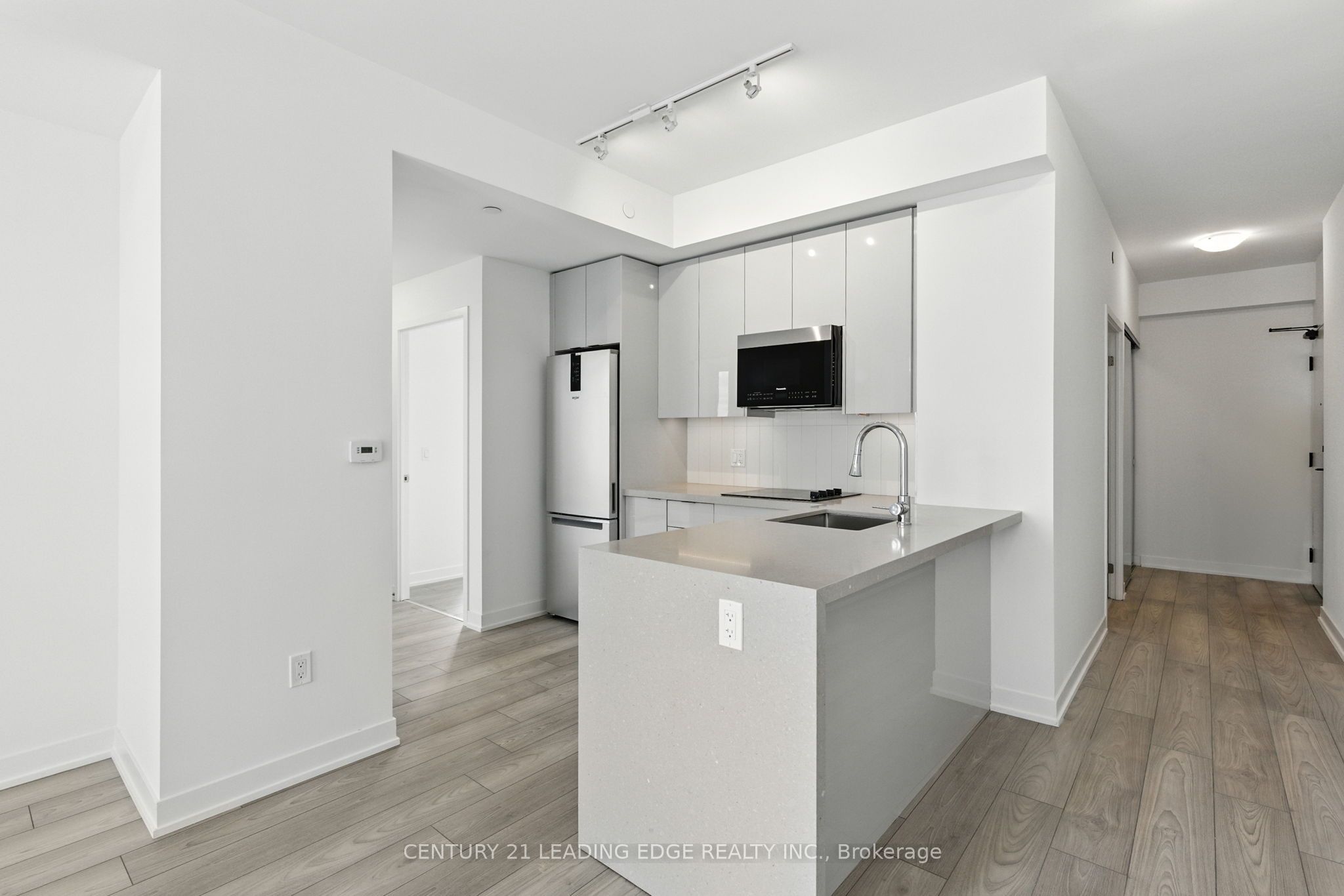 10 ABEJA Street 1918, Vaughan, ON L4K 0R4 photo 4