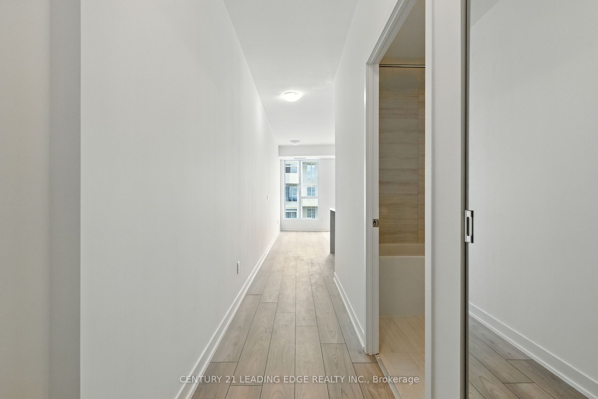 10 ABEJA Street 1918, Vaughan, ON L4K 0R4 photo 5