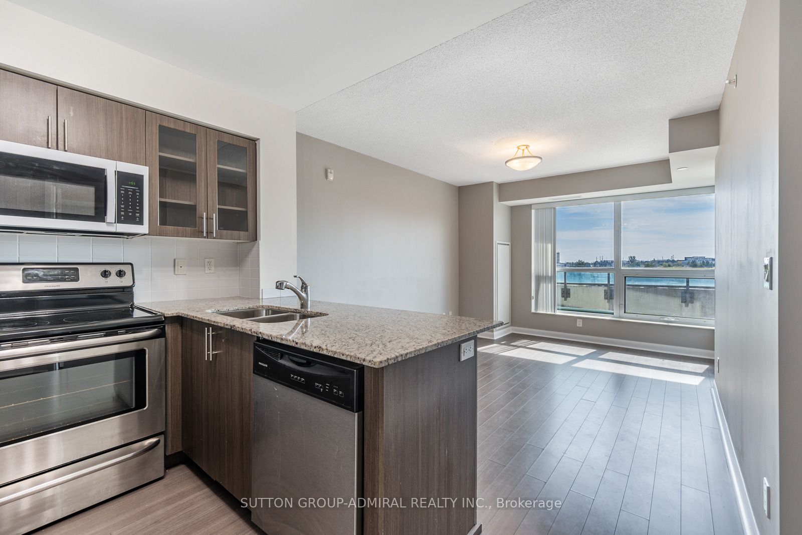 75 Norman Bethune Avenue 412, Richmond Hill, ON L4B 0B6 photo 2