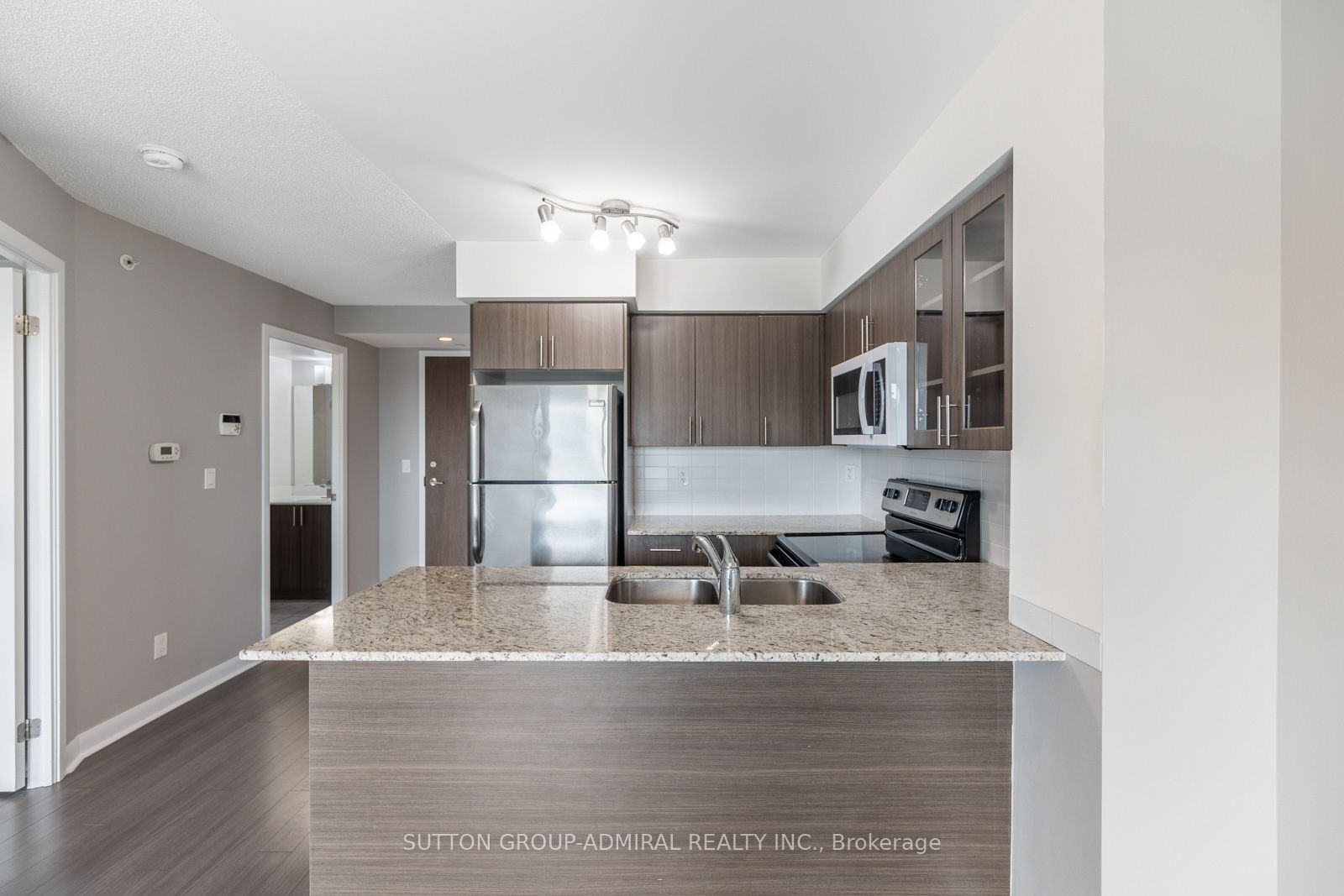 75 Norman Bethune Avenue 412, Richmond Hill, ON L4B 0B6 photo 5