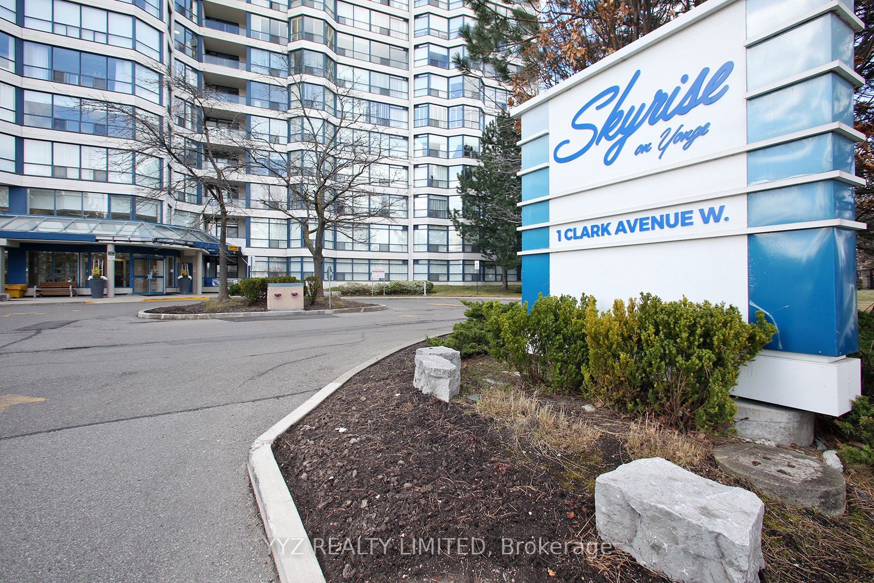 1 Clark Avenue W 808, Vaughan, ON L4J 7Y6 photo 2