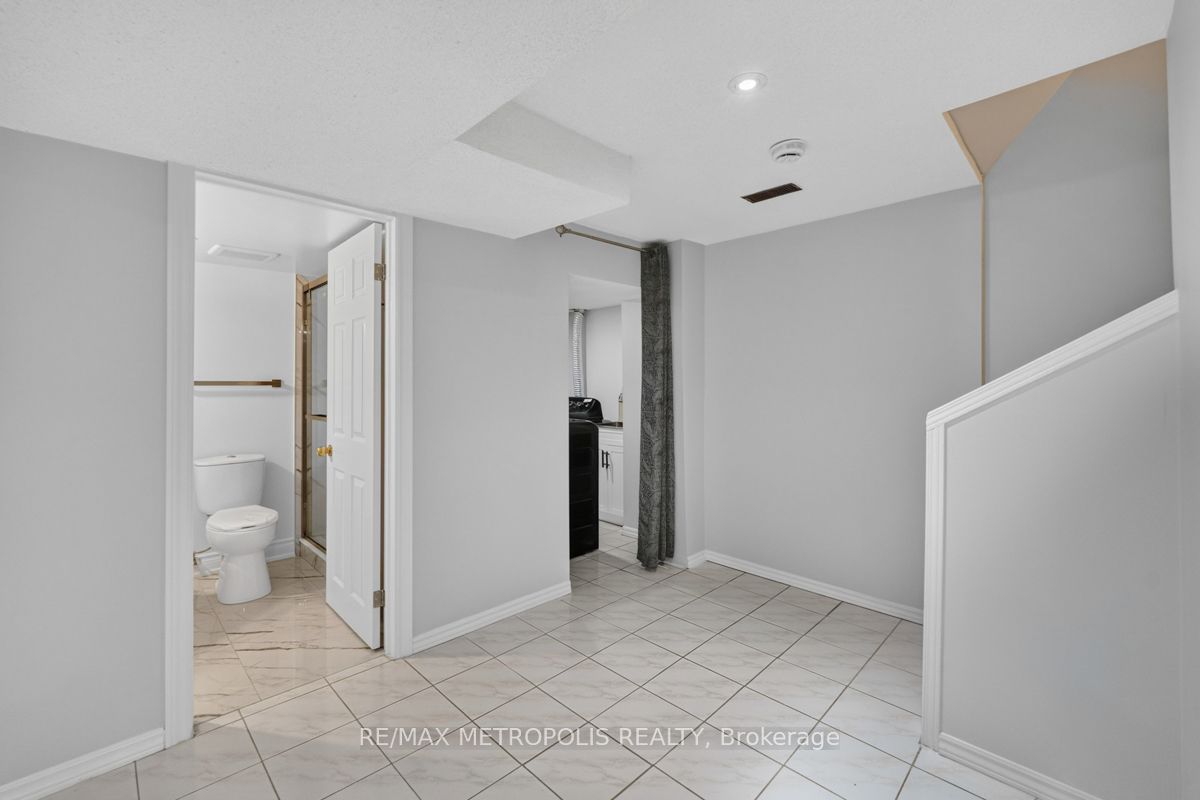 32 Summerlea Street BSMT, Markham, ON L3S 4H7 photo 5