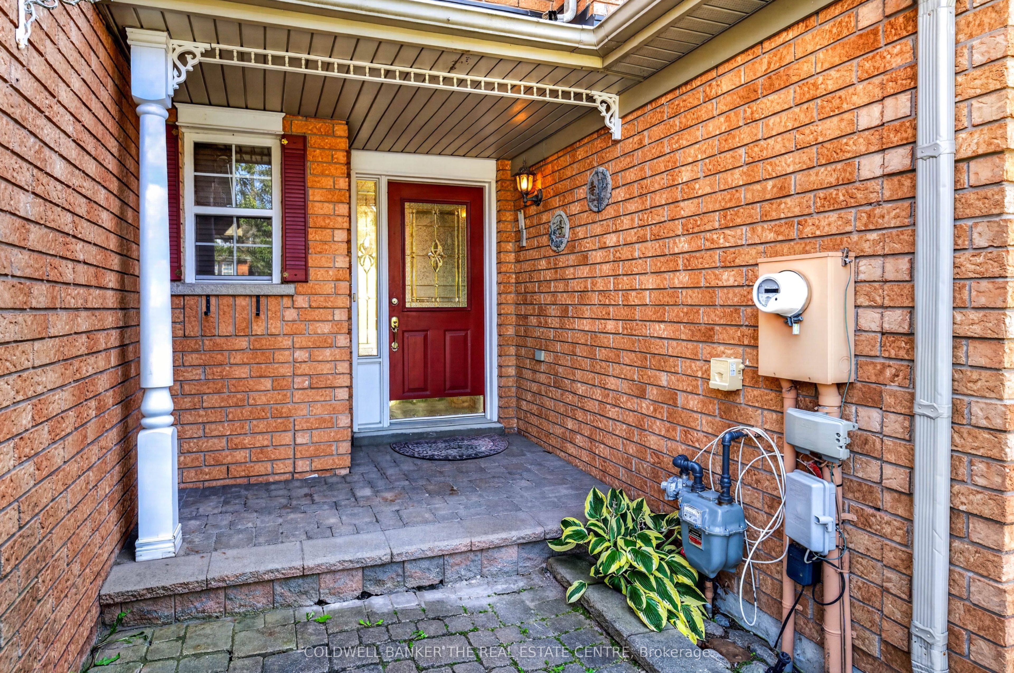 14 Milloy Place, Aurora, ON L4G 7L2 photo 2