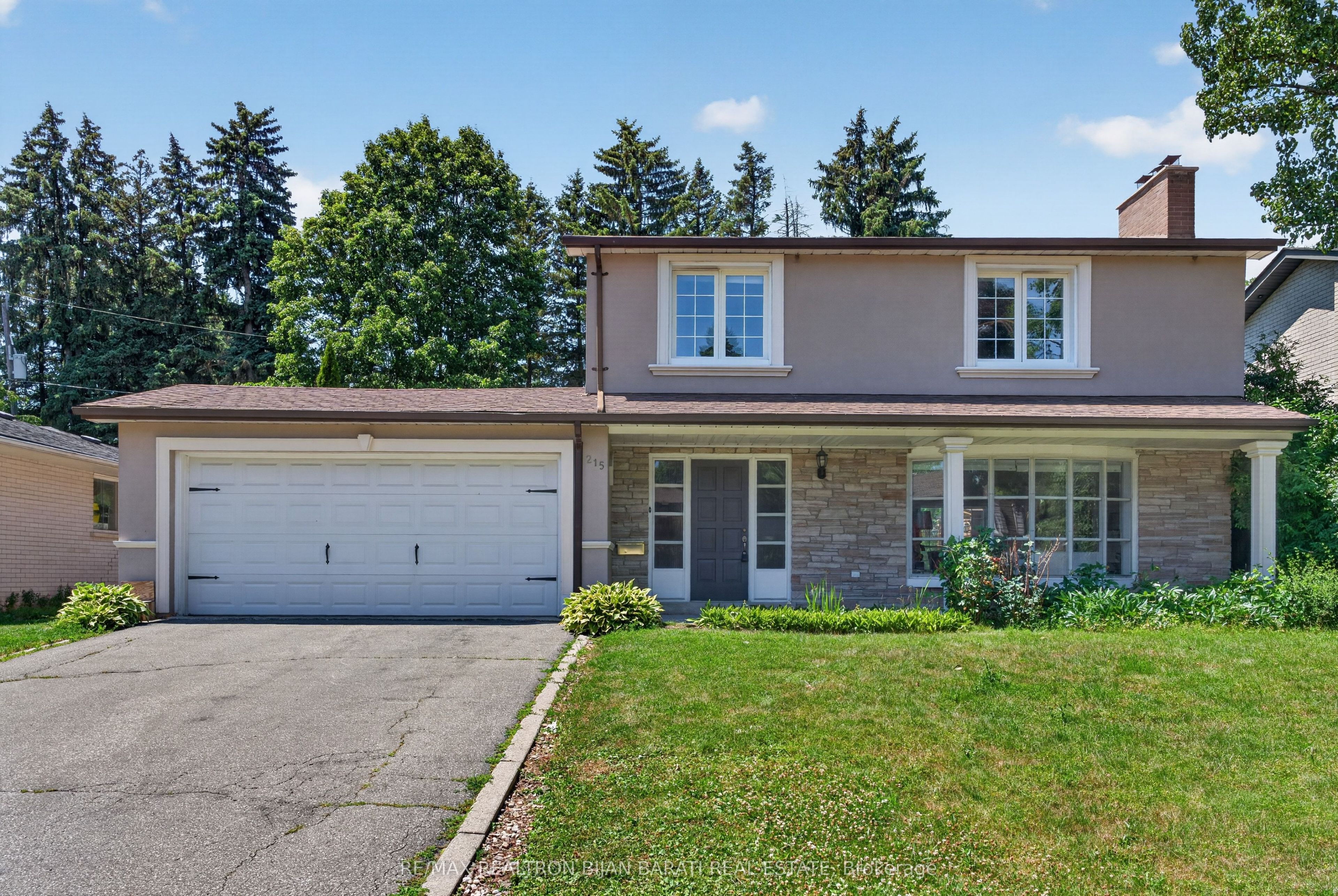 215 Grandview Avenue, Markham, ON L3T 1J3