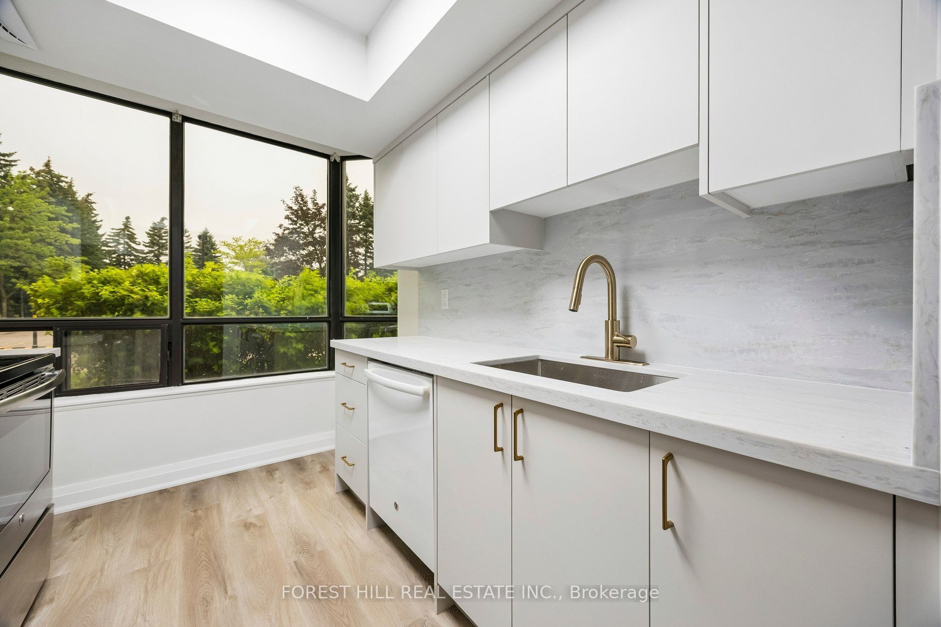 7420 Bathurst Street 101, Vaughan, ON L4J 6X4 photo 5