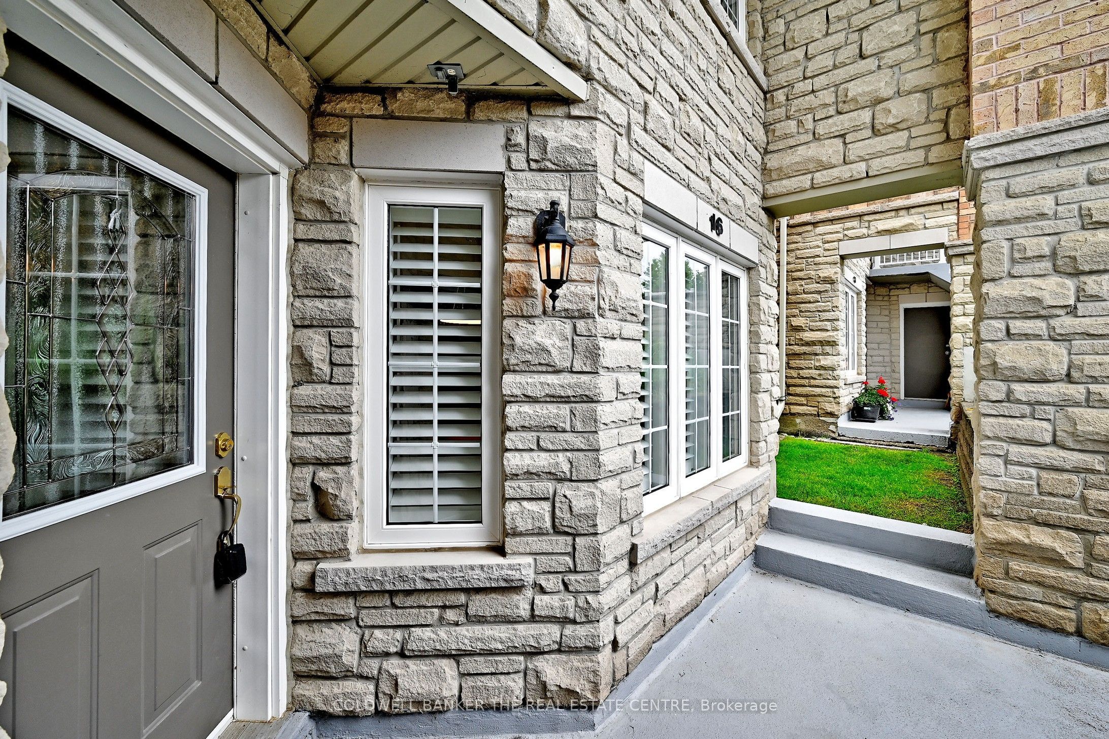 520 Silken Laumann Drive 16, Newmarket, ON L3X 2S7 photo 3