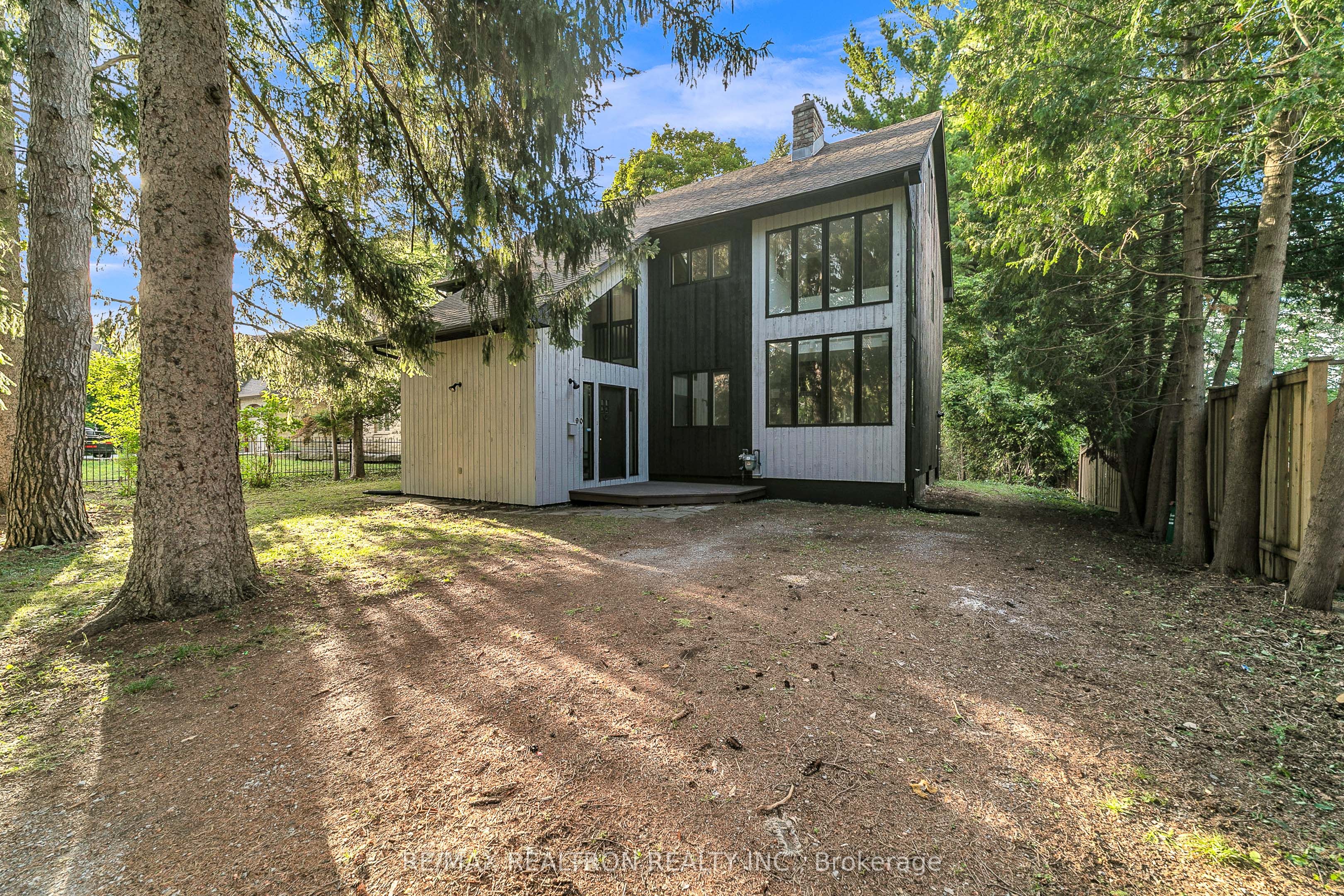 90 Proctor Avenue, Markham, ON L3T 1M7