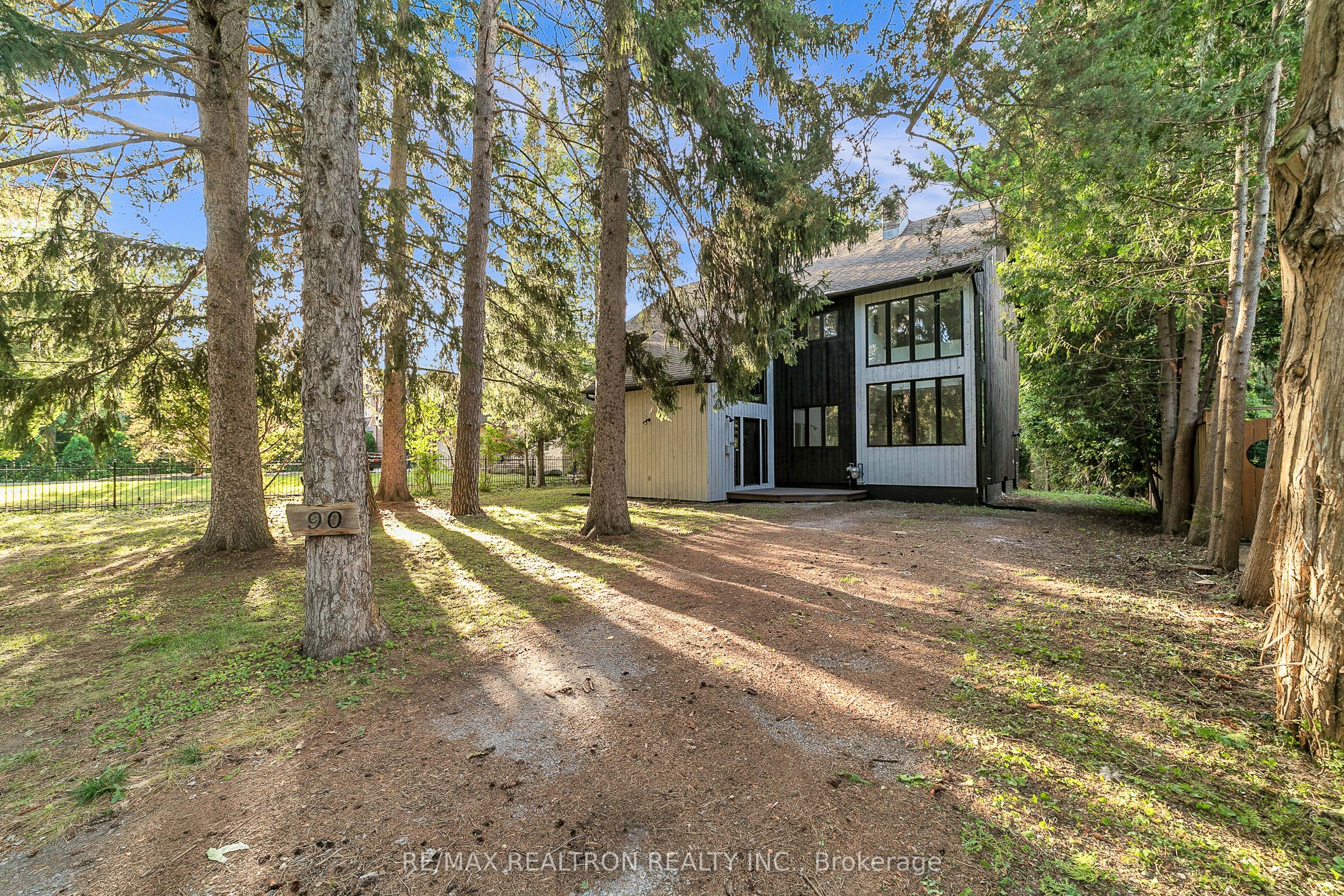 90 Proctor Avenue, Markham, ON L3T 1M7 photo 2